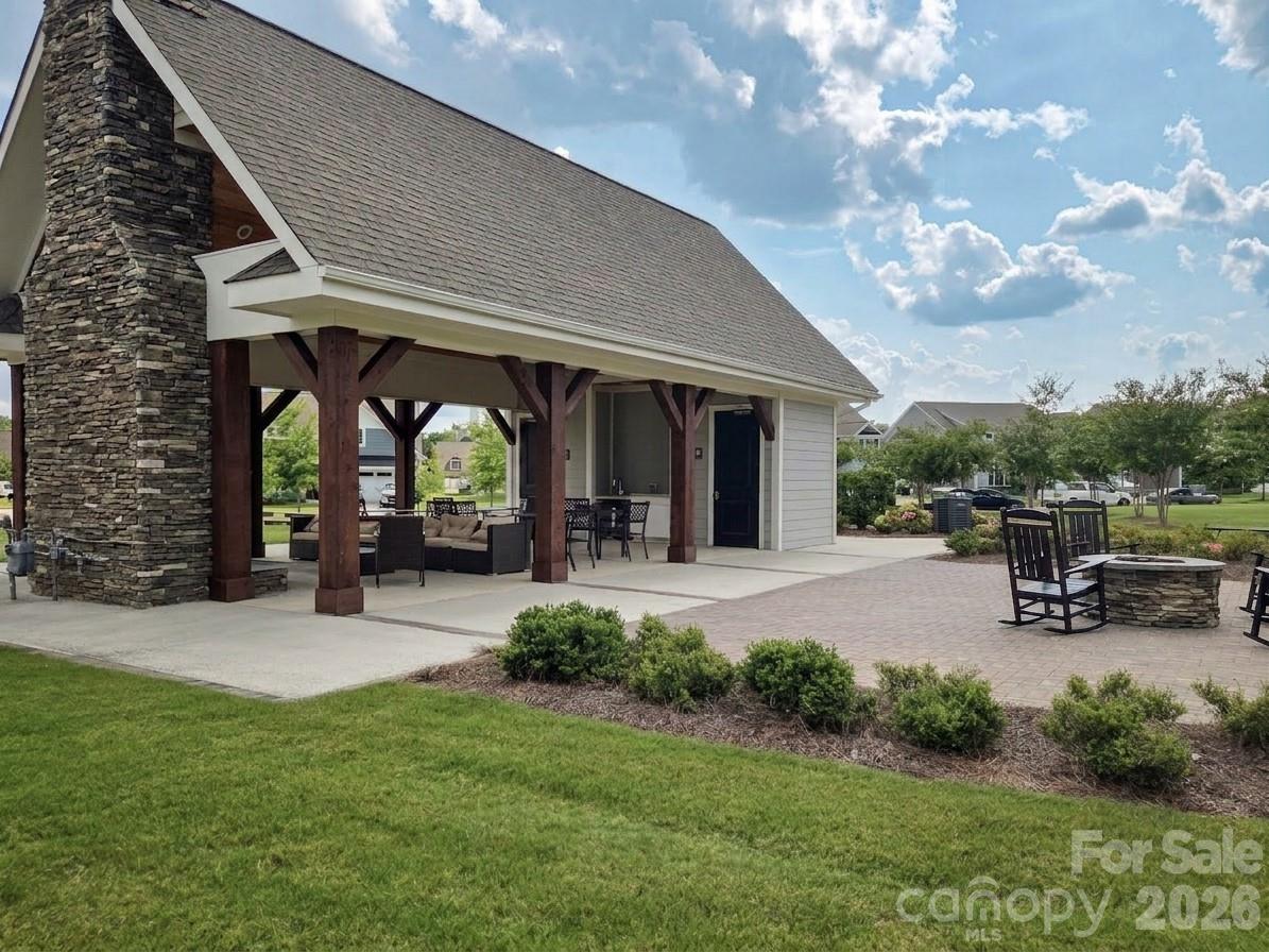 Neighborhood common area - 14012 Asbury Park Road, Huntersville