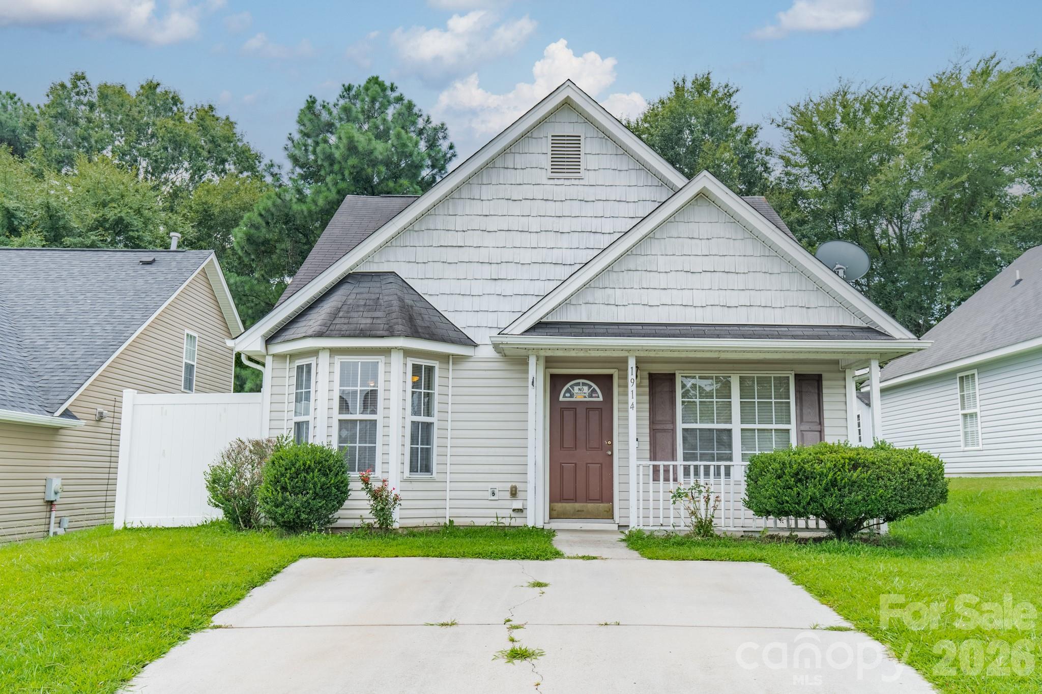 Single Family Residence at 1914 Mission Oaks Street, Kannapolis, photo 3 of 24