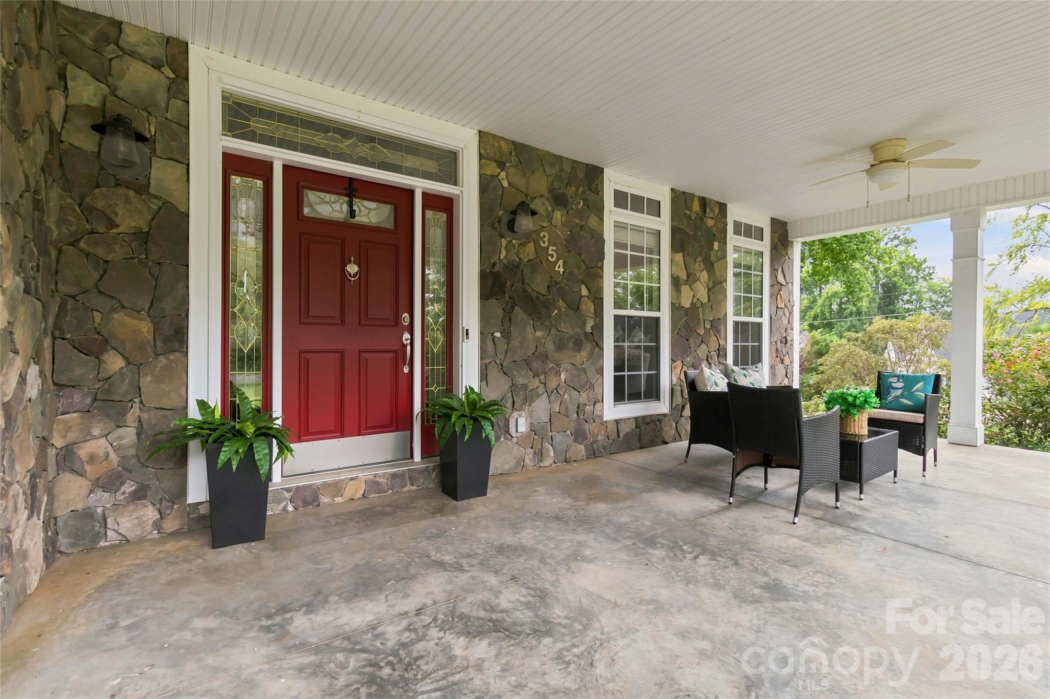 Single Family Residence at 354 Robinson Road, Mooresville, photo 3 of 48