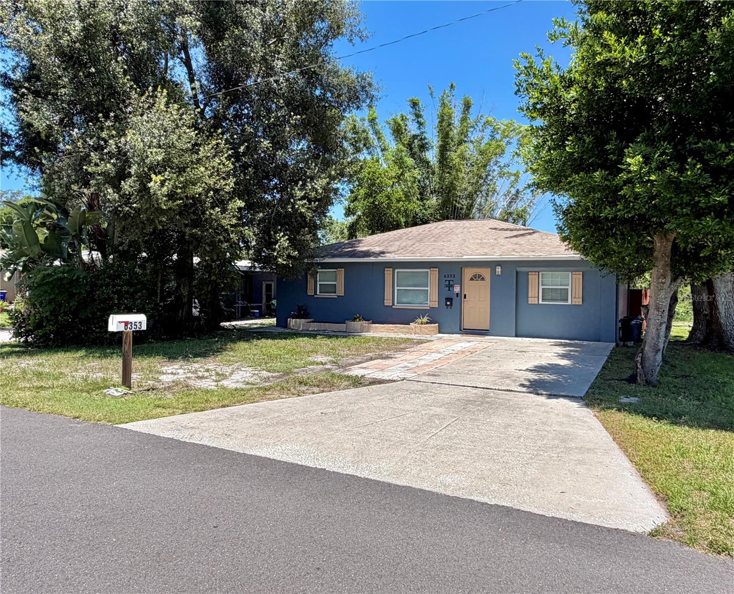Single Family Residence at 6353 FLORIDA AVE, NEW PORT RICHEY, photo 2 of 34
