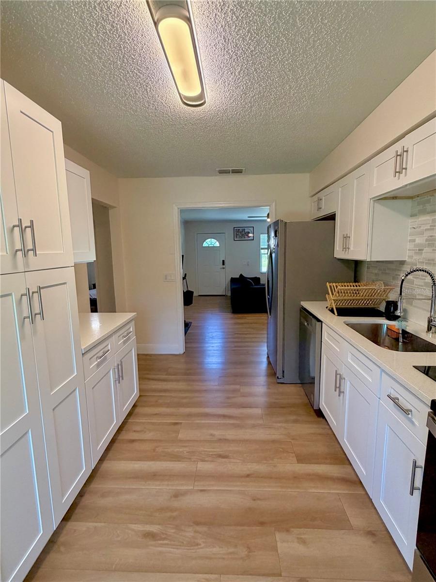 Single Family Residence at 6353 FLORIDA AVE, NEW PORT RICHEY, photo 9 of 34
