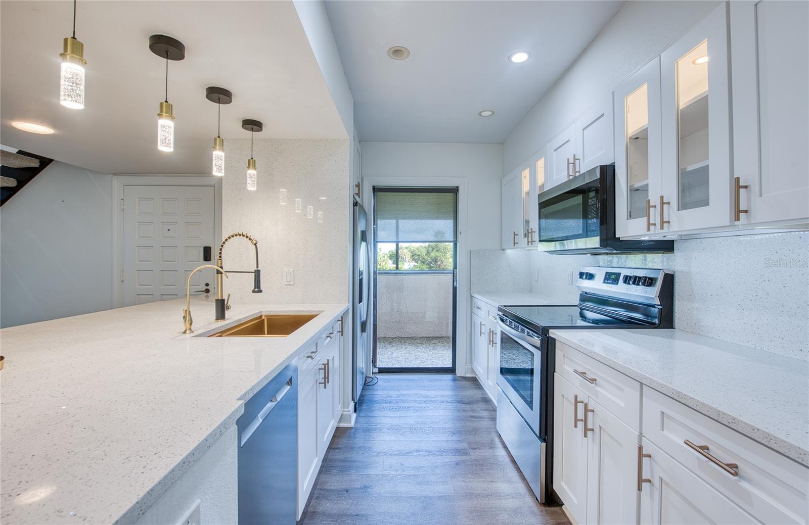 Condominium at 1328 PELICAN CREEK XING #D, ST PETERSBURG, photo 19 of 96