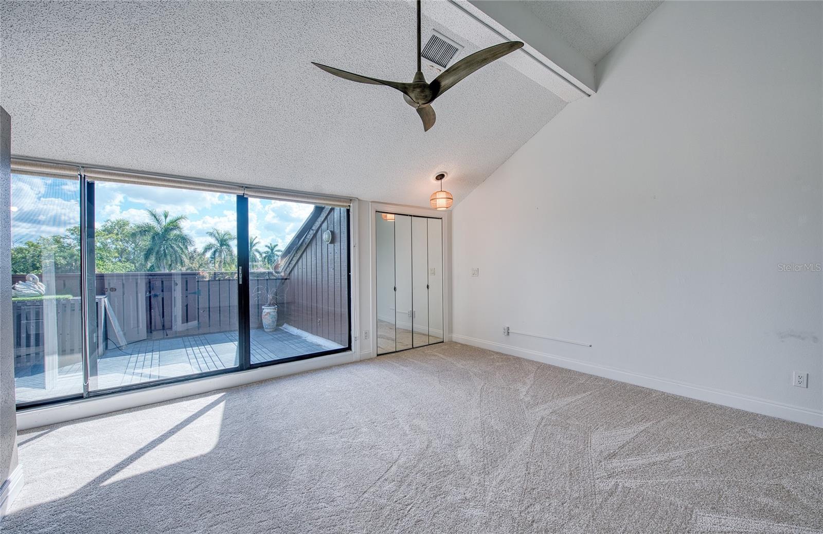 second master with-in suite upstairs - 1328 PELICAN CREEK XING #D, ST PETERSBURG