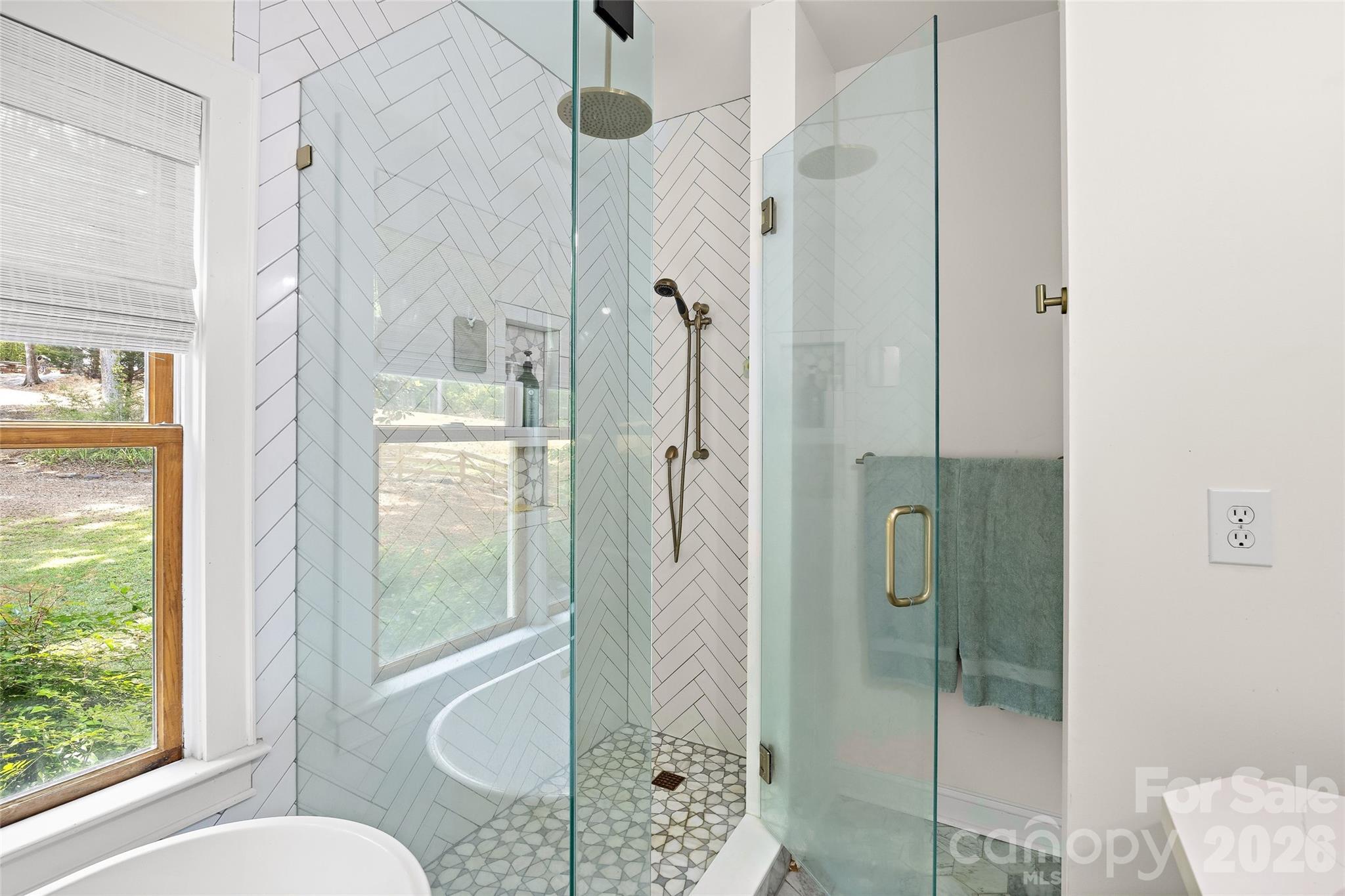Full Glass Shower - 7105 Old Ridge Road, Waxhaw