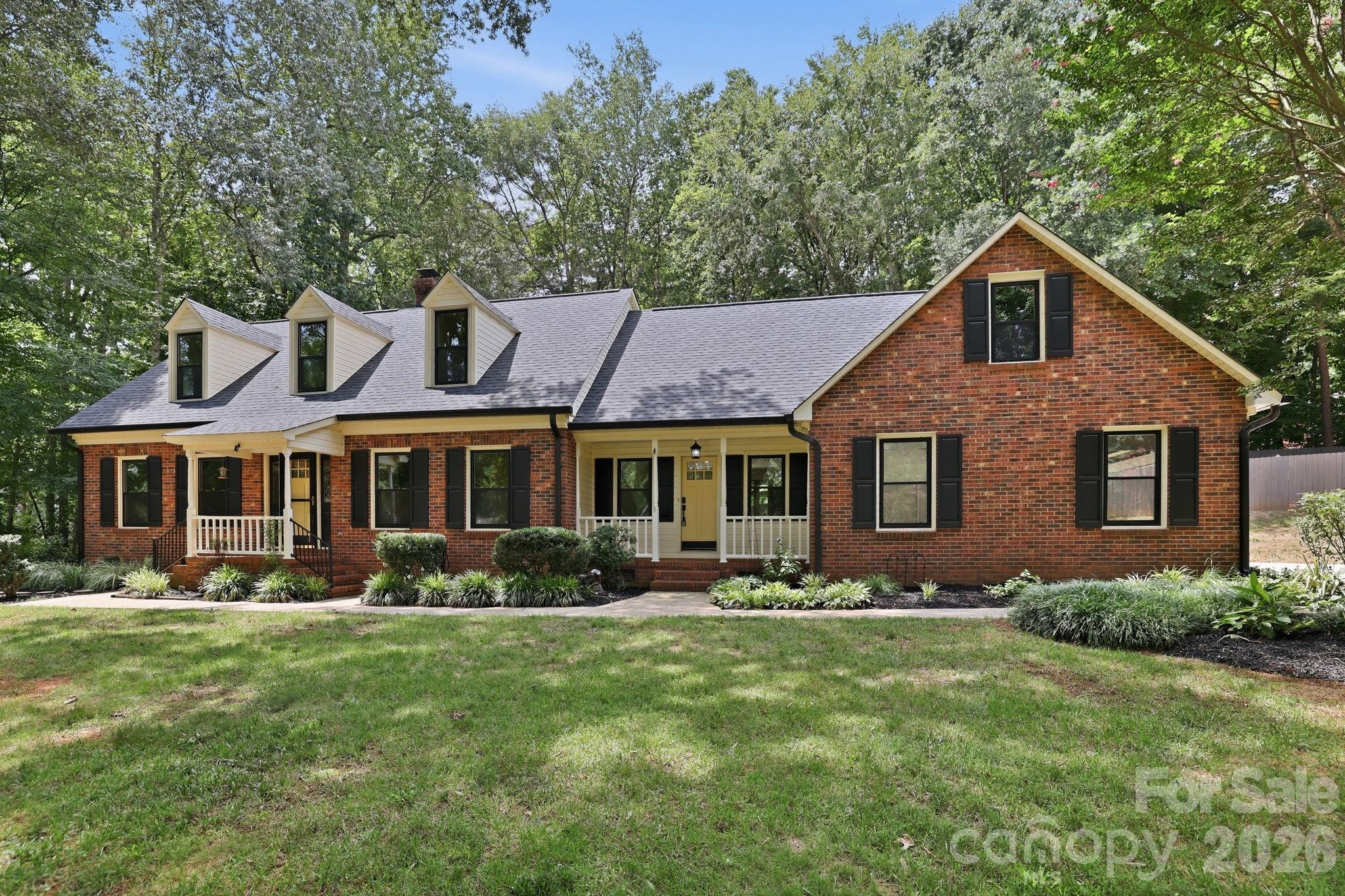 Welcome Home! - 514 Belwood Drive, Belmont