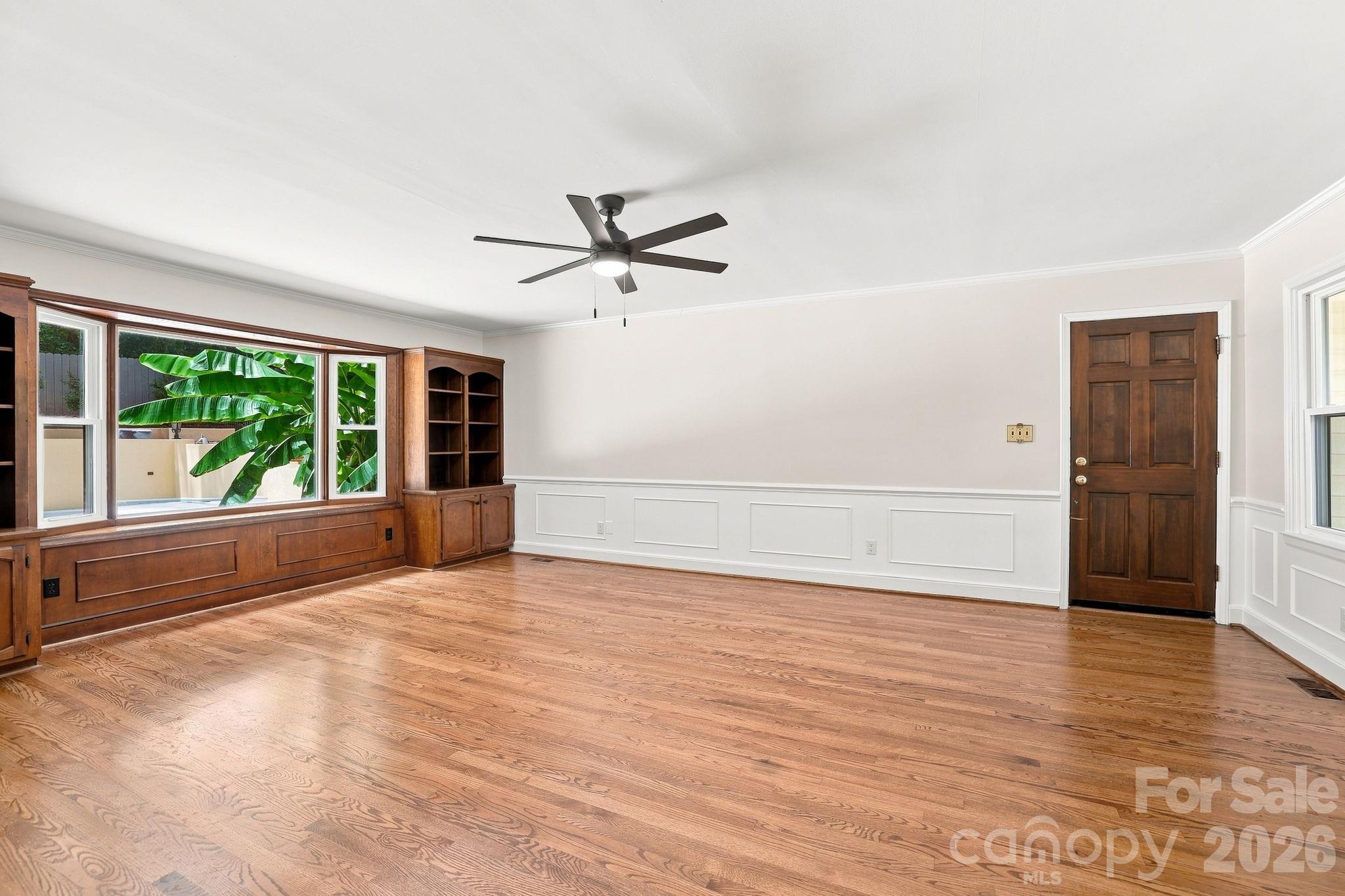 Family Room - 514 Belwood Drive, Belmont