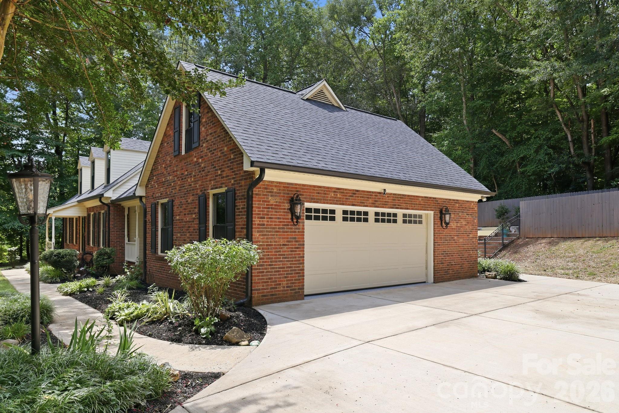 Driveway - 514 Belwood Drive, Belmont