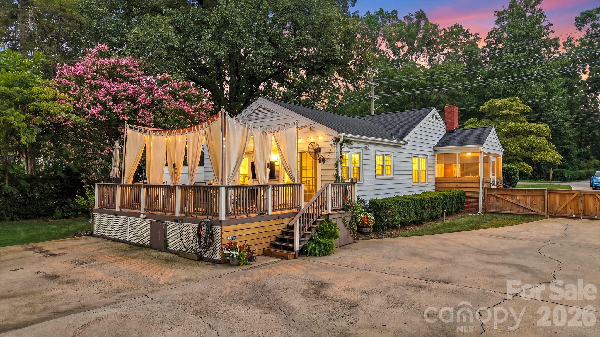 Single Family Residence at 1537 S New Hope Road, Gastonia, photo 4 of 32
