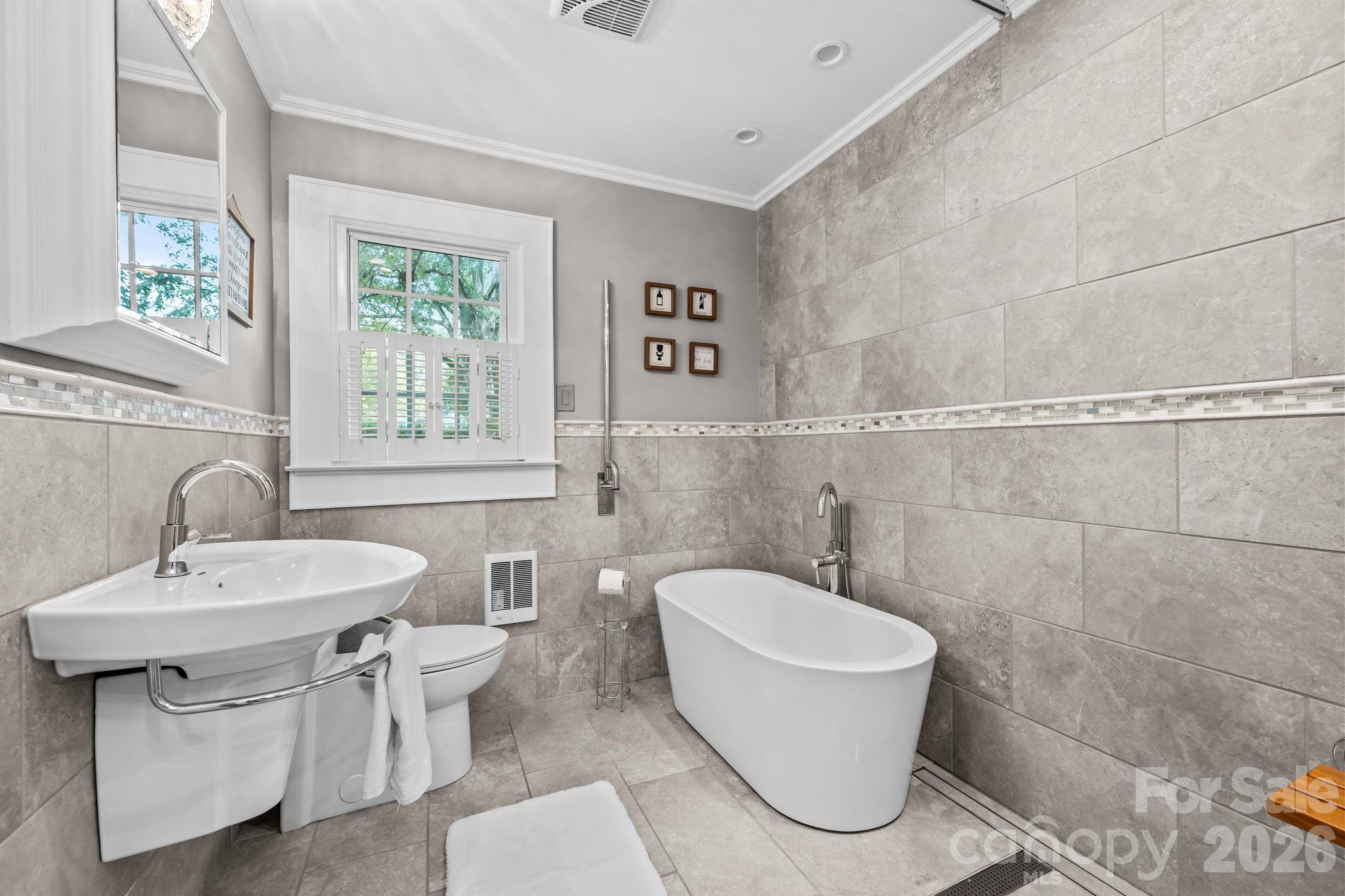 Bathroom - 1537 S New Hope Road, Gastonia
