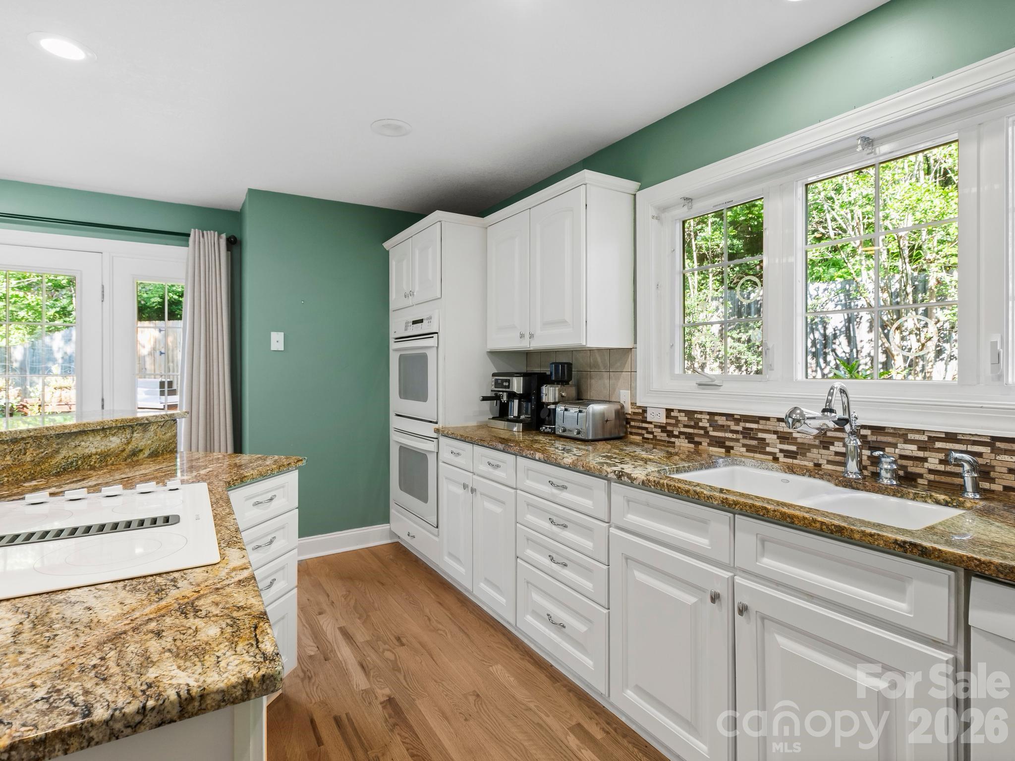 kitchen - 306 Golden Hawk Trail, Asheville