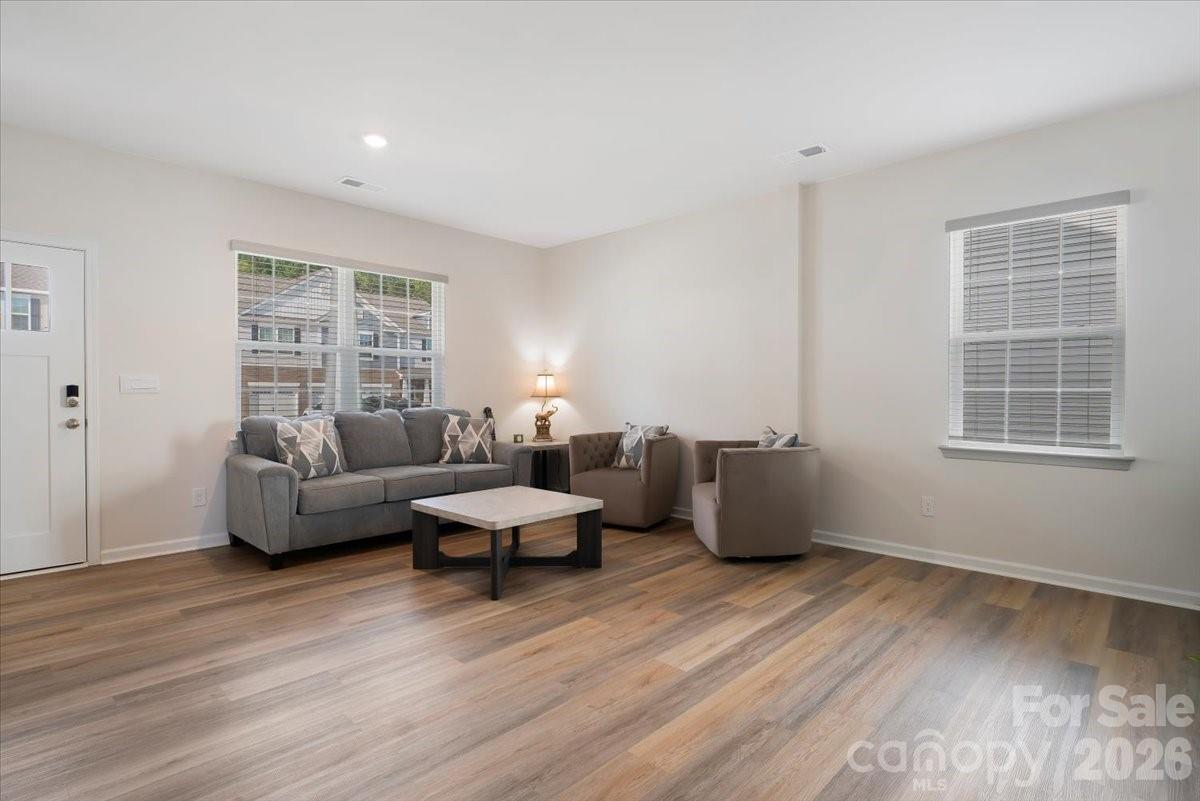 Single Family Residence at 8013 Kennesaw Drive, Gastonia, photo 5 of 46