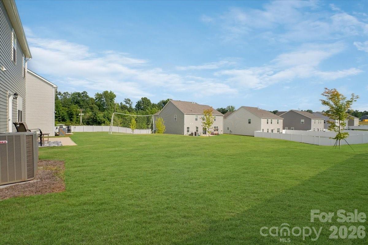 Single Family Residence at 8013 Kennesaw Drive, Gastonia, photo 41 of 46