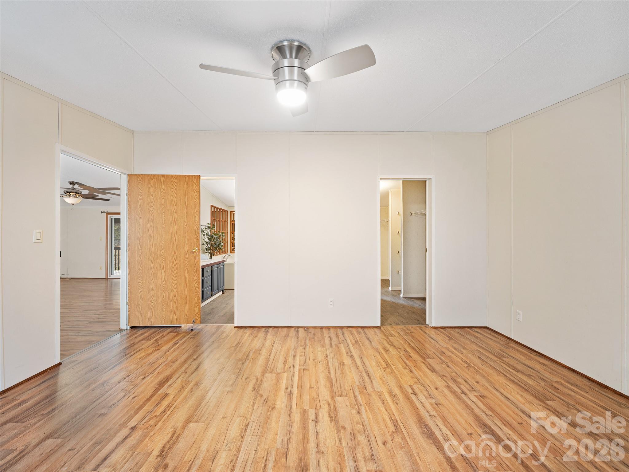 Single Family Residence at 105 Satinwood Drive, Burnsville, photo 7 of 24