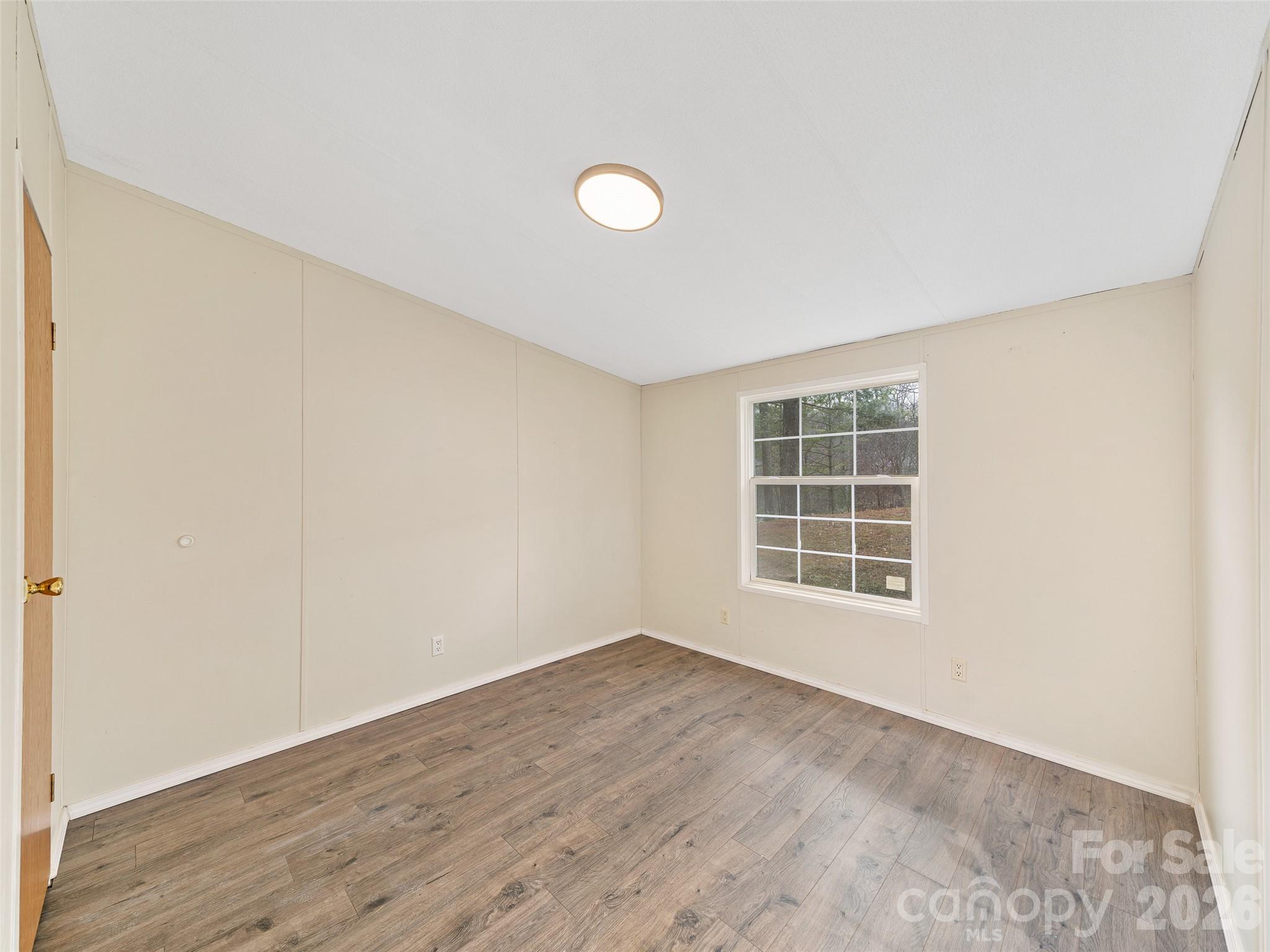 Single Family Residence at 105 Satinwood Drive, Burnsville, photo 11 of 24