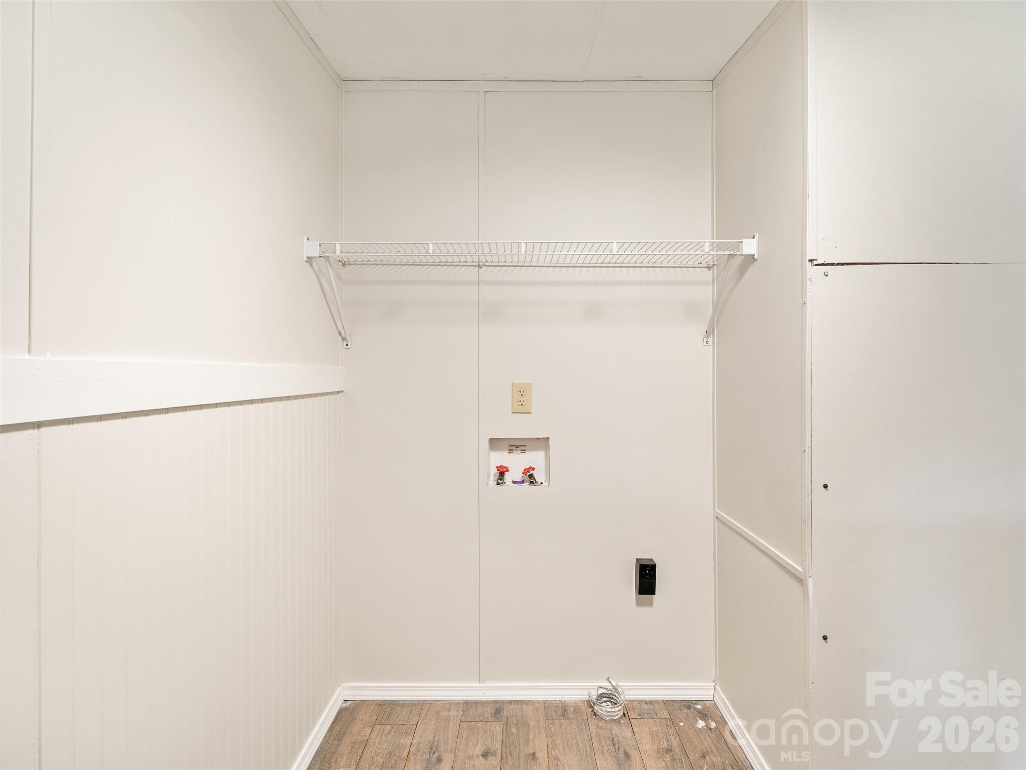 Single Family Residence at 105 Satinwood Drive, Burnsville, photo 15 of 24
