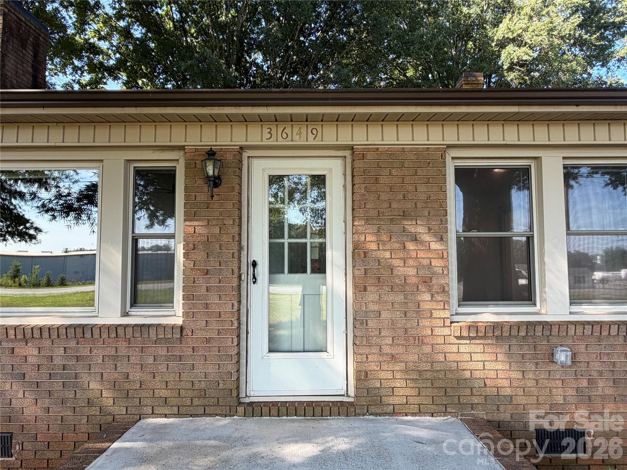 Single Family Residence at 3649 Taylorsville Highway, Statesville, photo 4 of 41