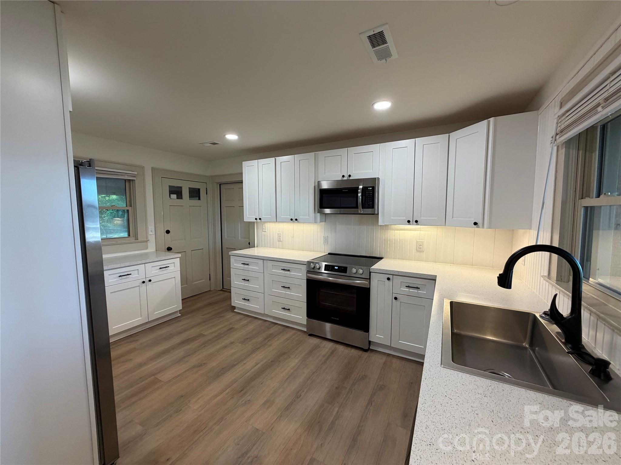 Kitchen... new appliances! - 3649 Taylorsville Highway, Statesville