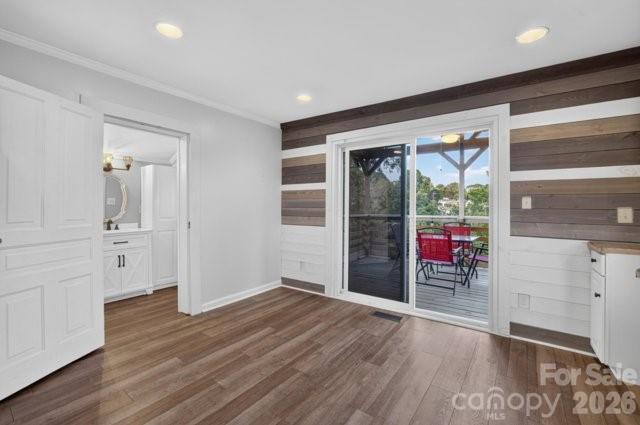 Single Family Residence at 403 SW Spruce Street SW, Lenoir, photo 15 of 32