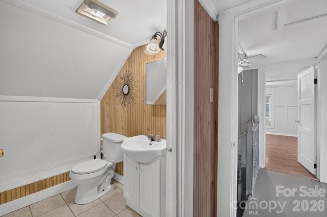 Half Bath Upstairs - 403 SW Spruce Street SW, Lenoir