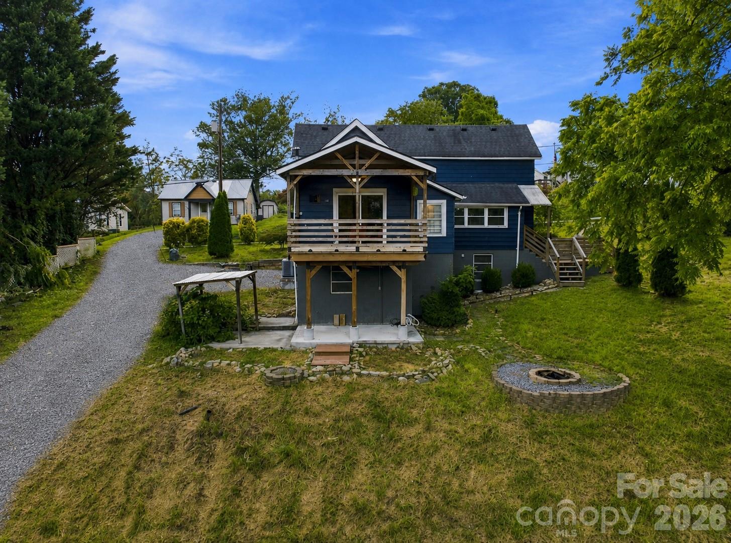 Driveway created virtually to show example - 403 SW Spruce Street SW, Lenoir