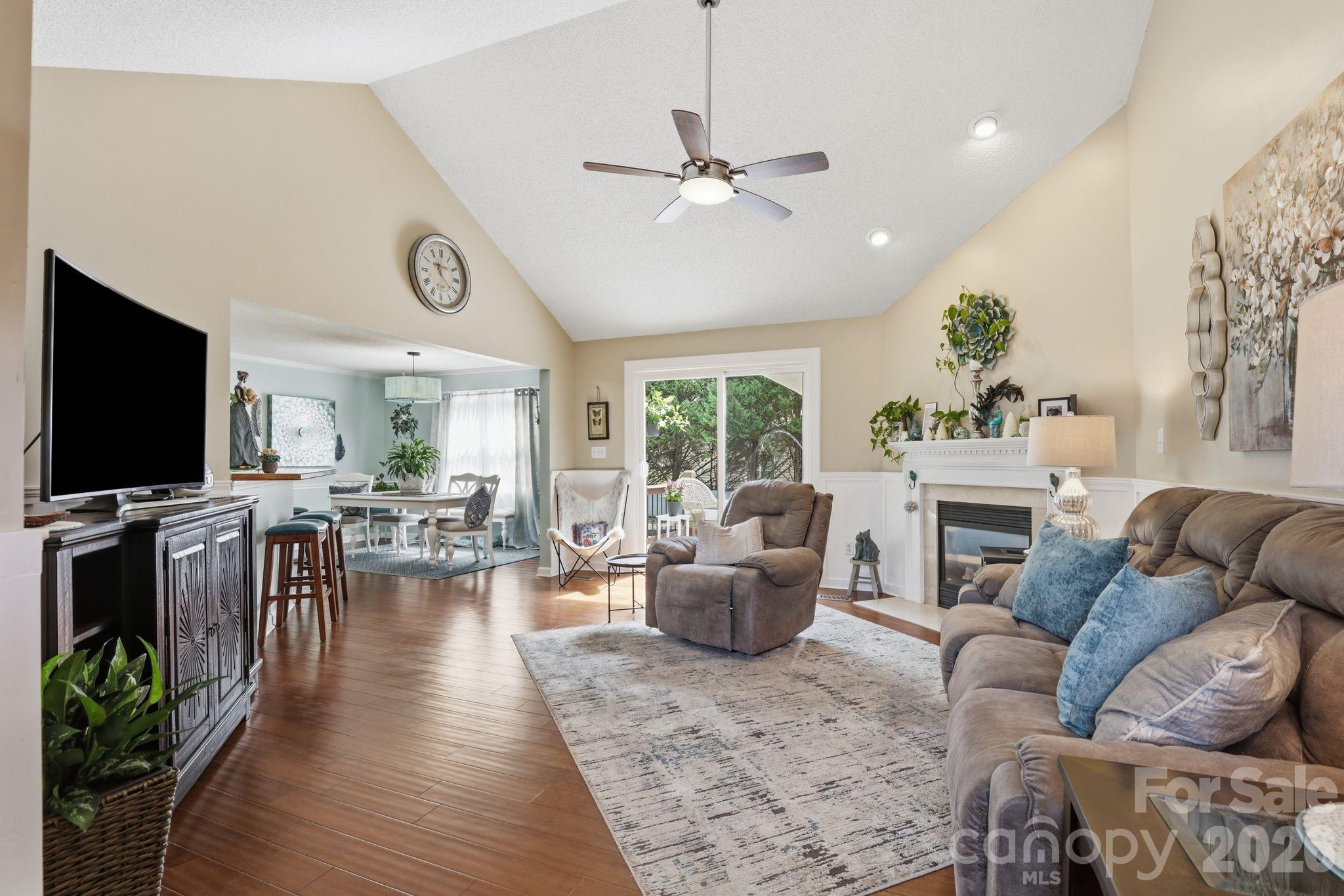 Single Family Residence at 2918 24th Street Drive NE, Hickory, photo 3 of 30