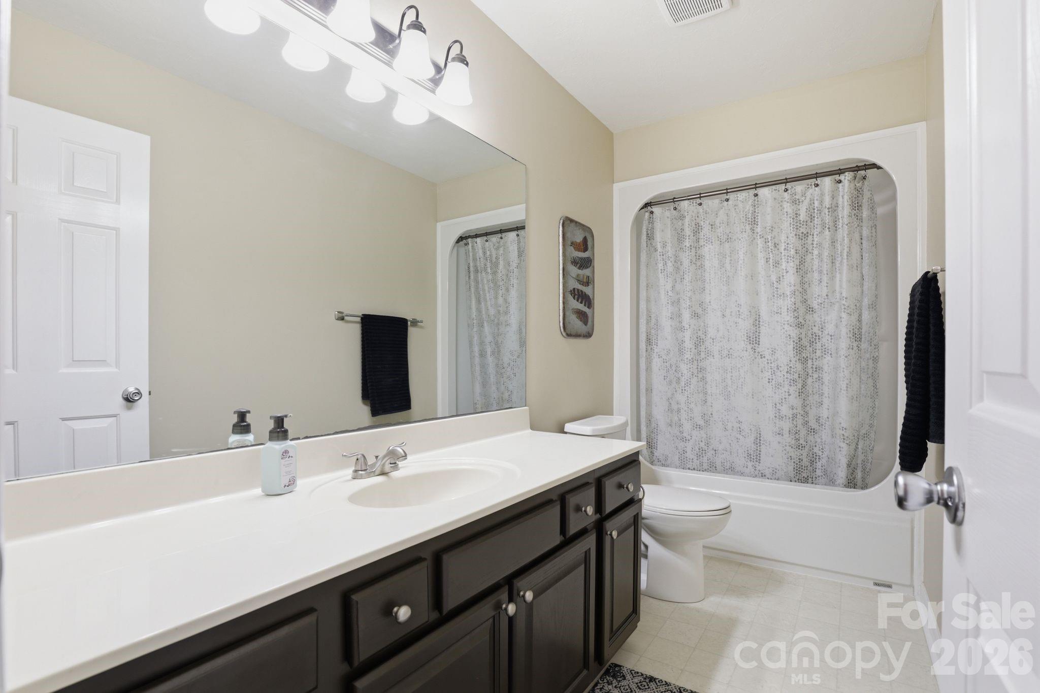 Single Family Residence at 2918 24th Street Drive NE, Hickory, photo 19 of 30