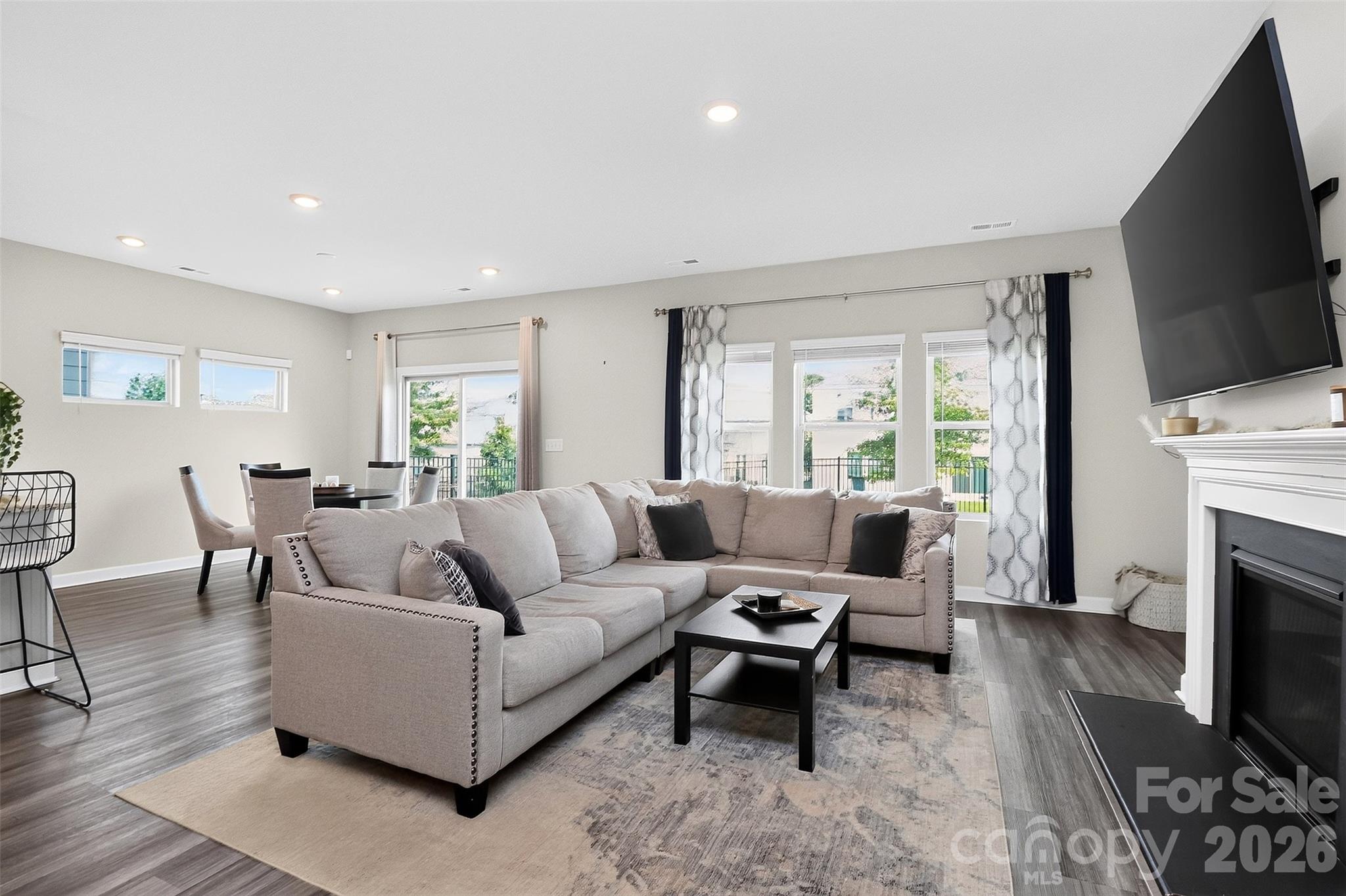 Single Family Residence at 11922 Silverheel Lane, Huntersville, photo 15 of 48