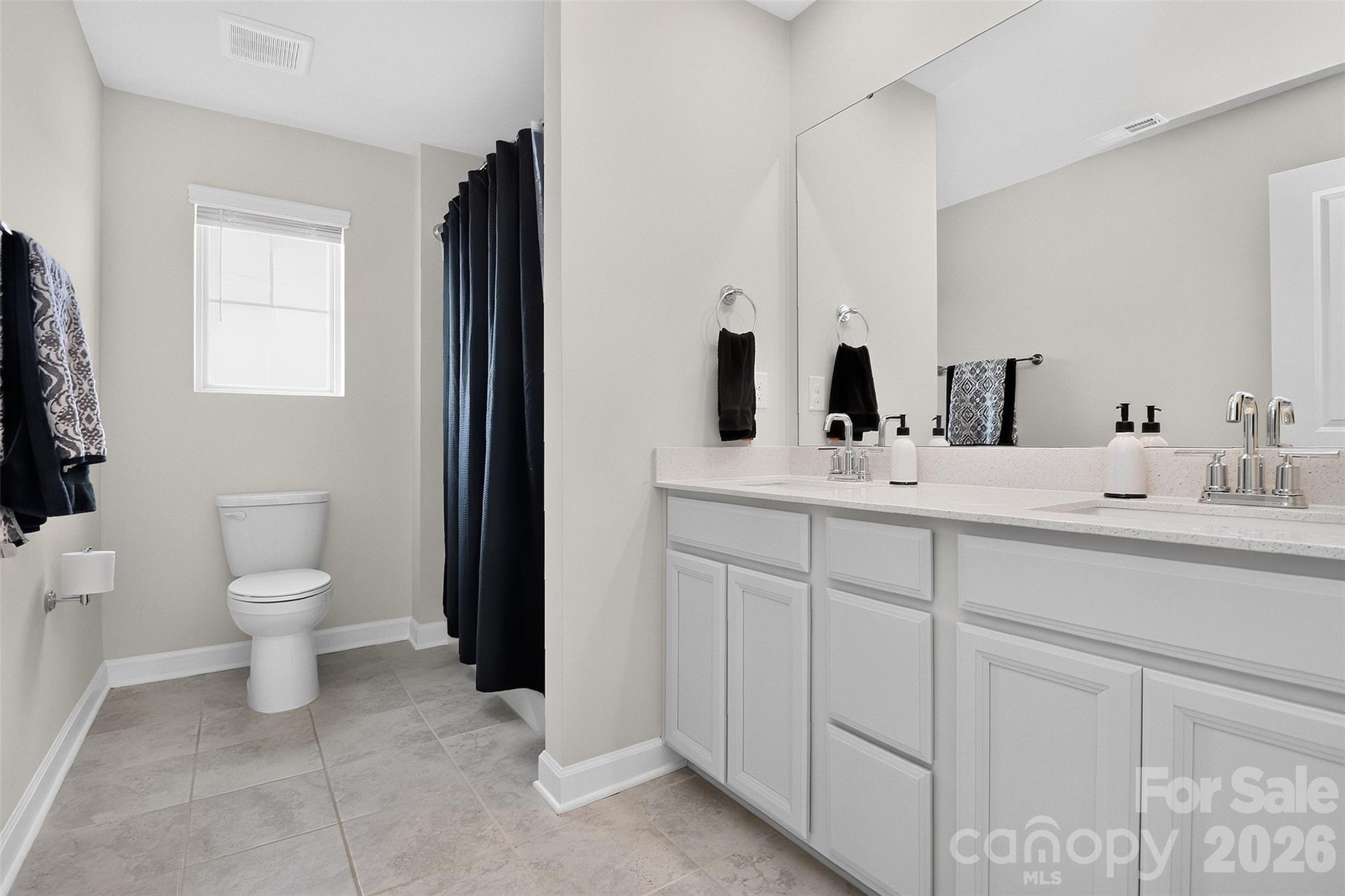 Hall Bath - 11922 Silverheel Lane, Huntersville