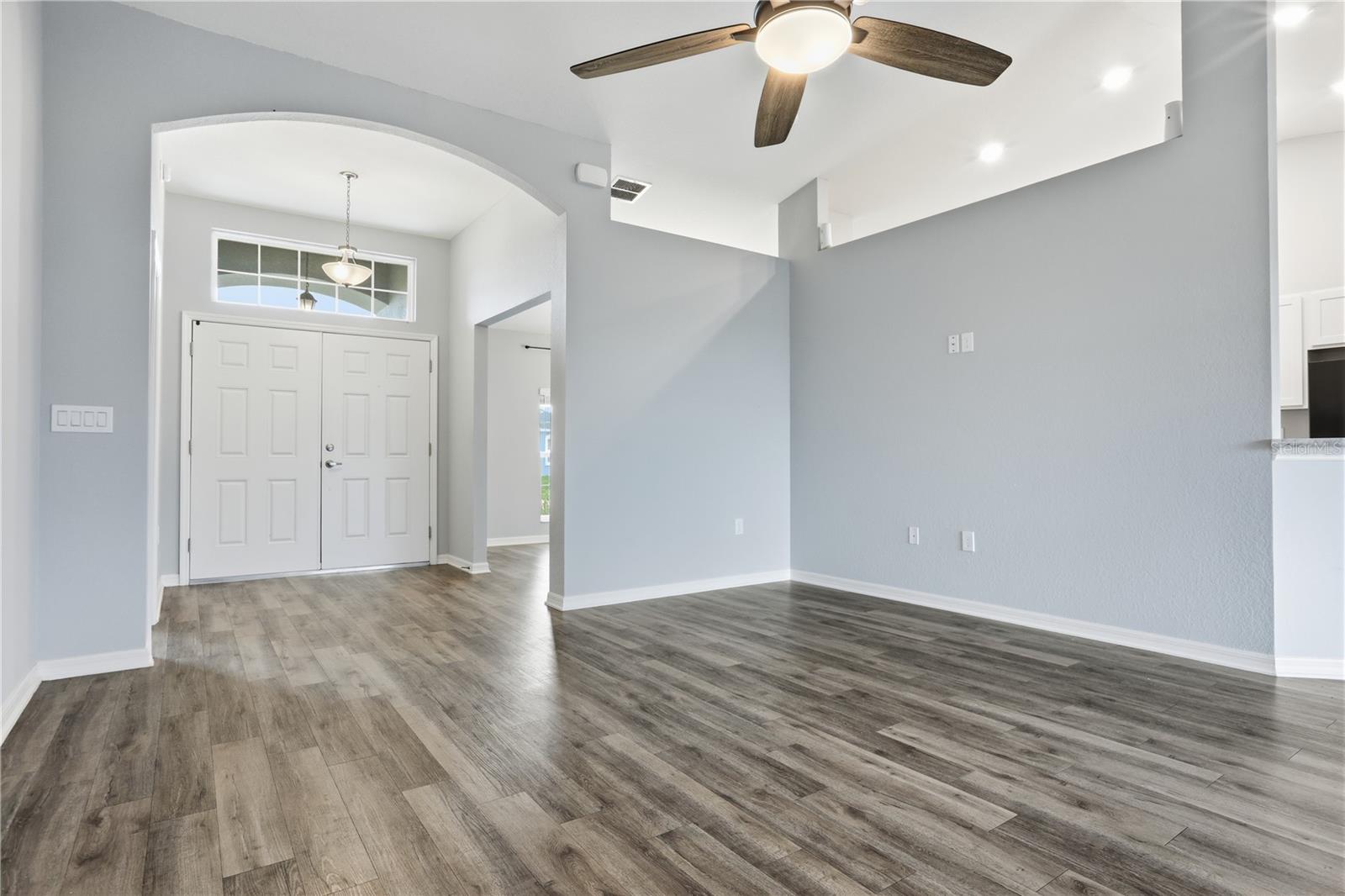 Single Family Residence at 185 CLOVERBROOK TRL, DAVENPORT, photo 6 of 44