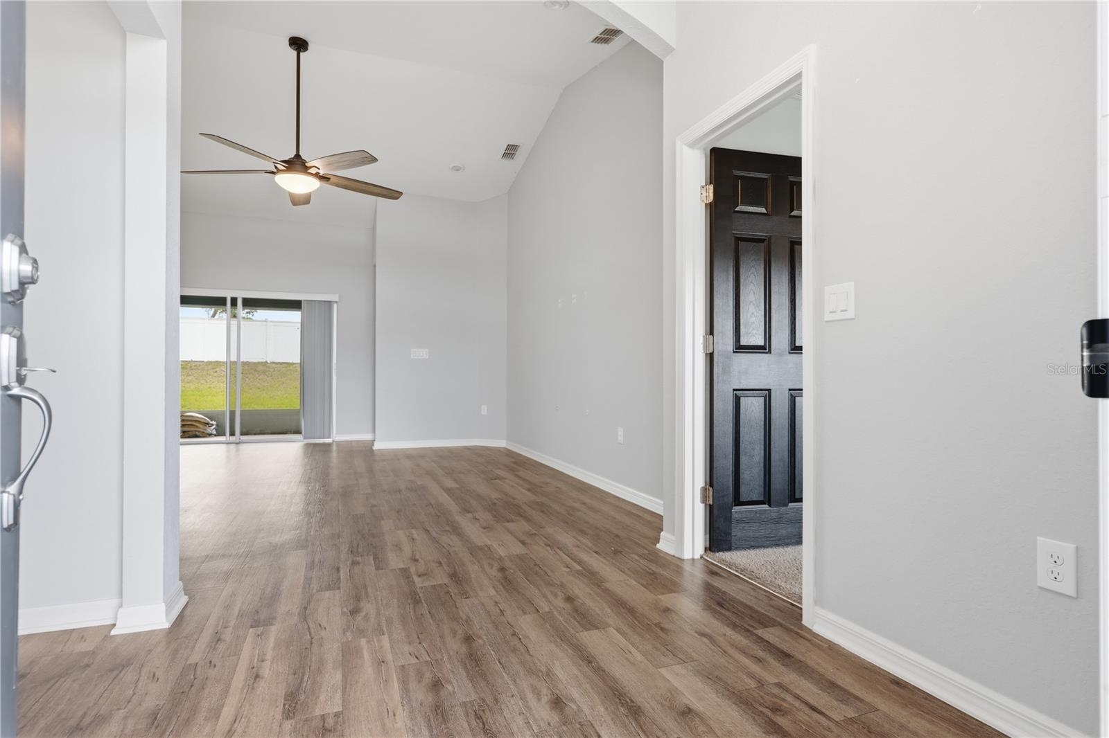 Single Family Residence at 185 CLOVERBROOK TRL, DAVENPORT, photo 7 of 44