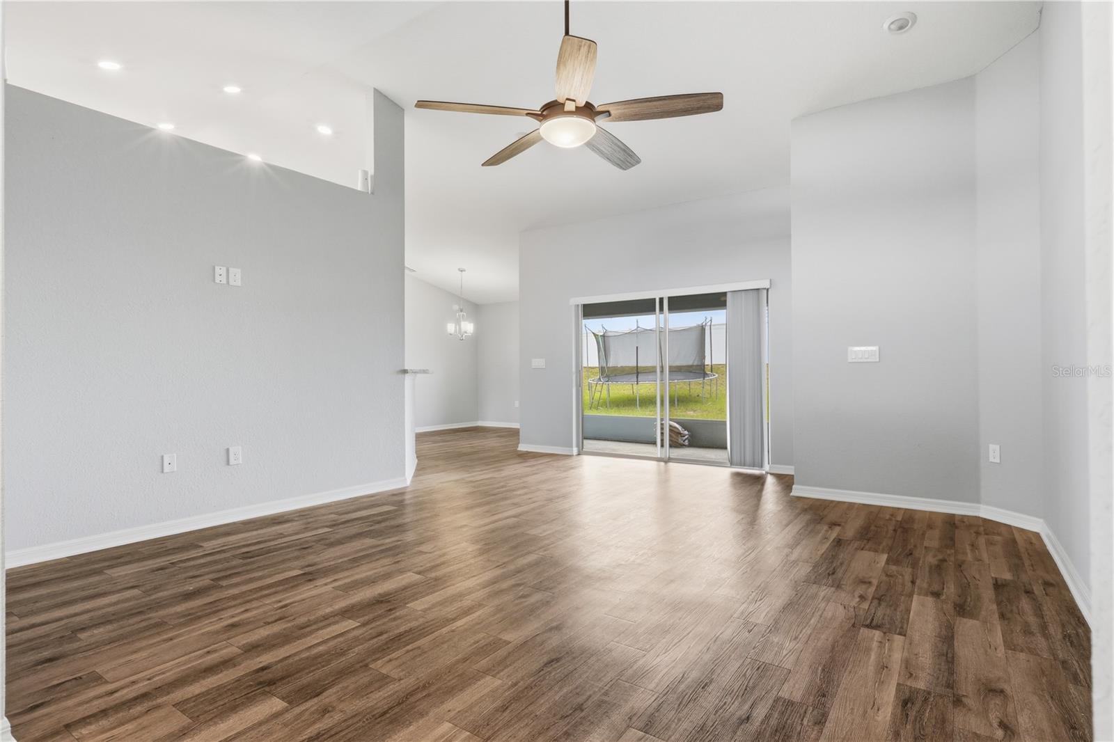 Single Family Residence at 185 CLOVERBROOK TRL, DAVENPORT, photo 9 of 44
