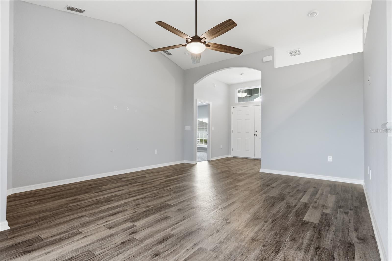 Single Family Residence at 185 CLOVERBROOK TRL, DAVENPORT, photo 11 of 44