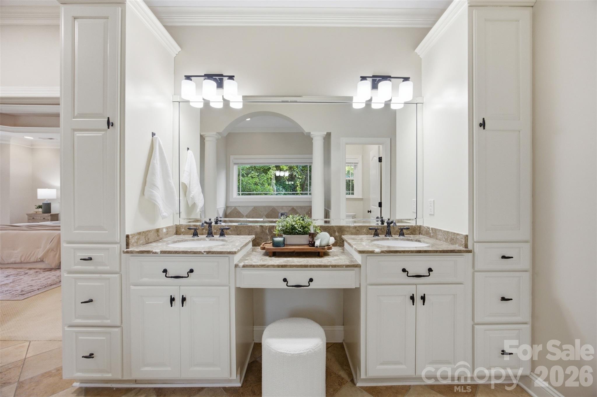 Single Family Residence at 9267 Egret Ridge, Belmont, photo 18 of 41