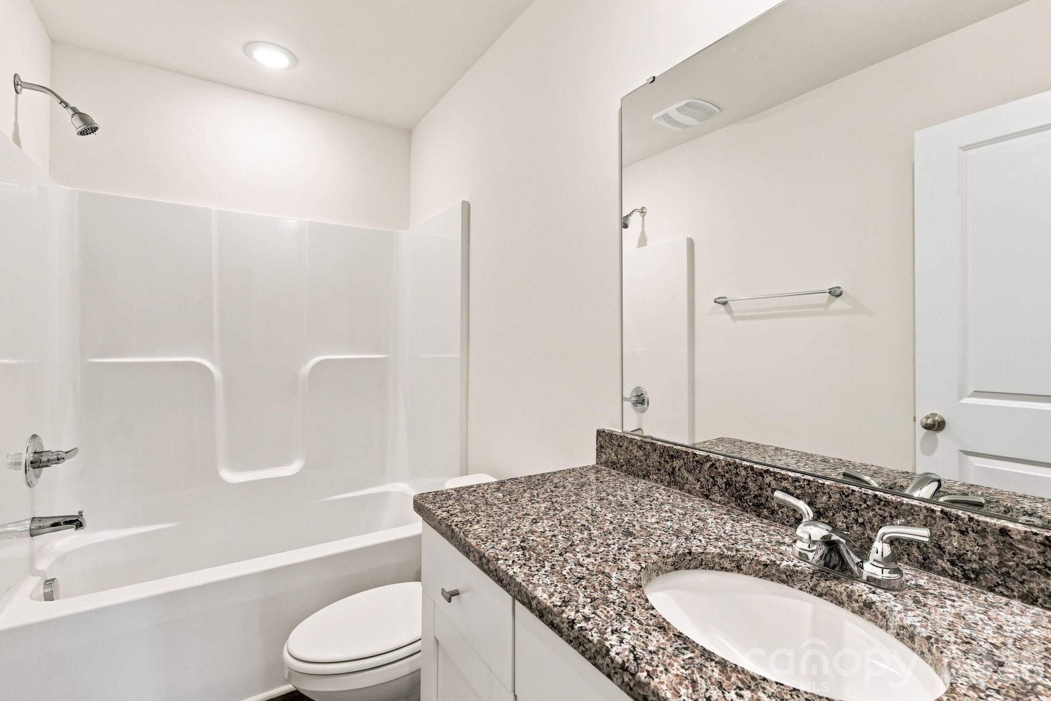 Secondary Bath - 837 Old Mountain Road, Statesville