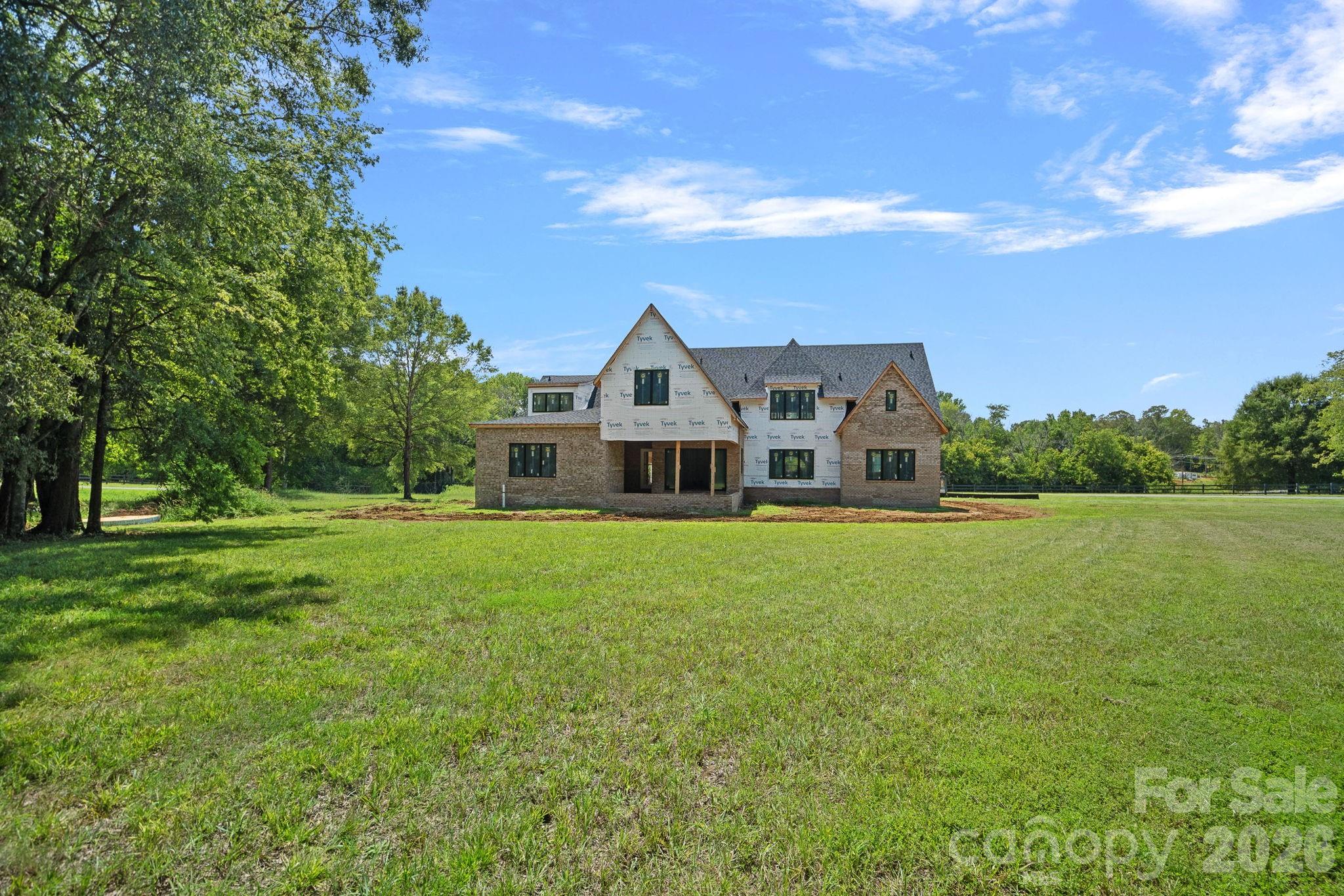 Single Family Residence at 1011 Helaina Court, Waxhaw, photo 15 of 23