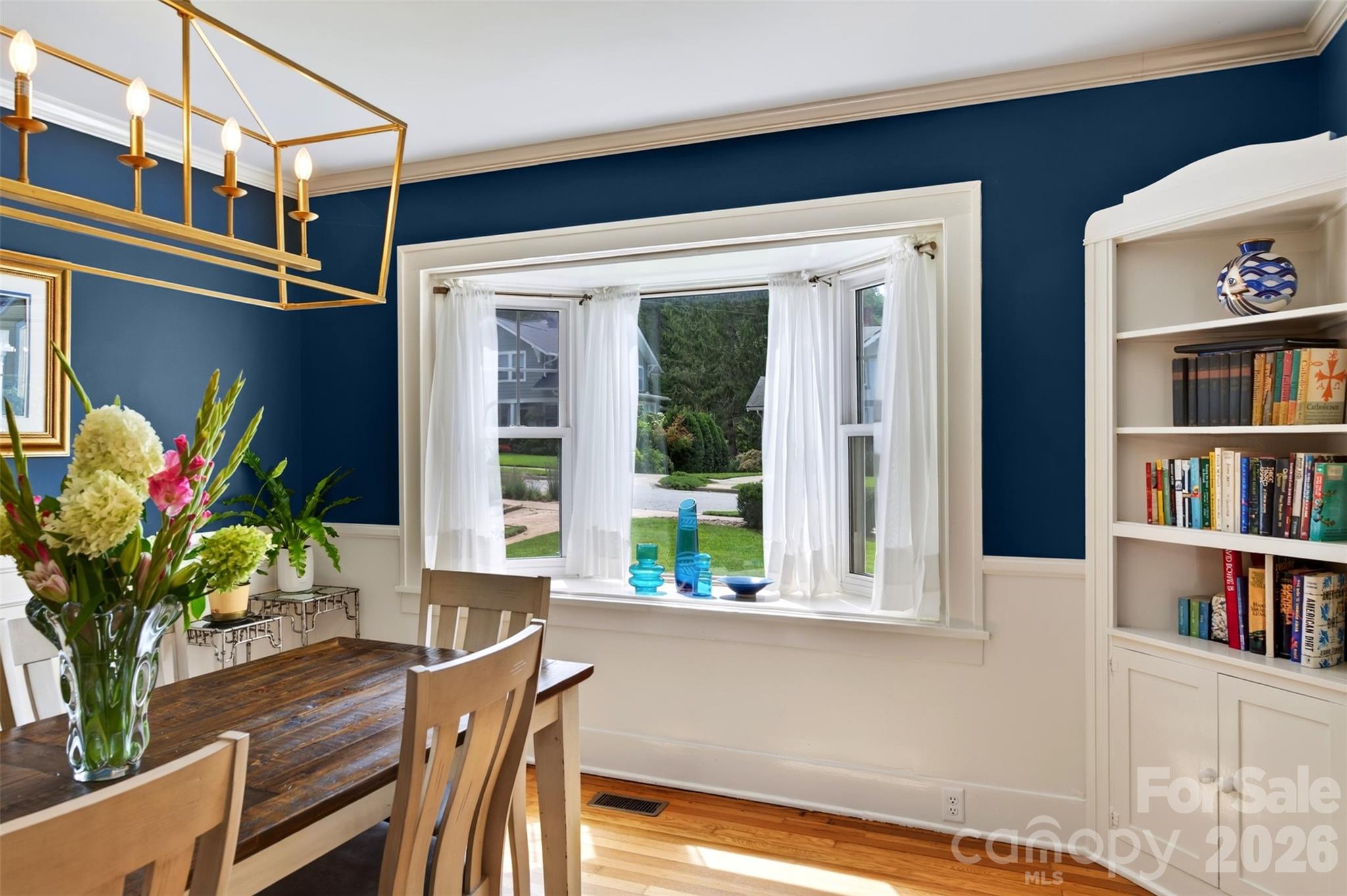 Dining area with corner built in - 55 Edgemont Road, Asheville