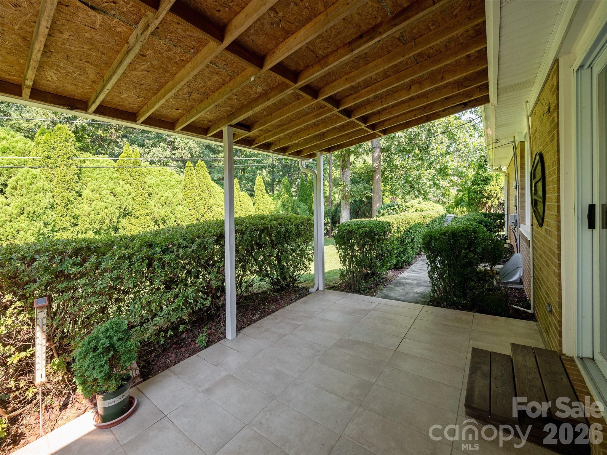 Single Family Residence at 303 Tree Haven Boulevard, Hendersonville, photo 28 of 33
