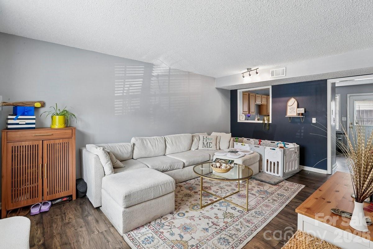 Condominium at 1300 Larchmont Place, Salisbury, photo 2 of 11