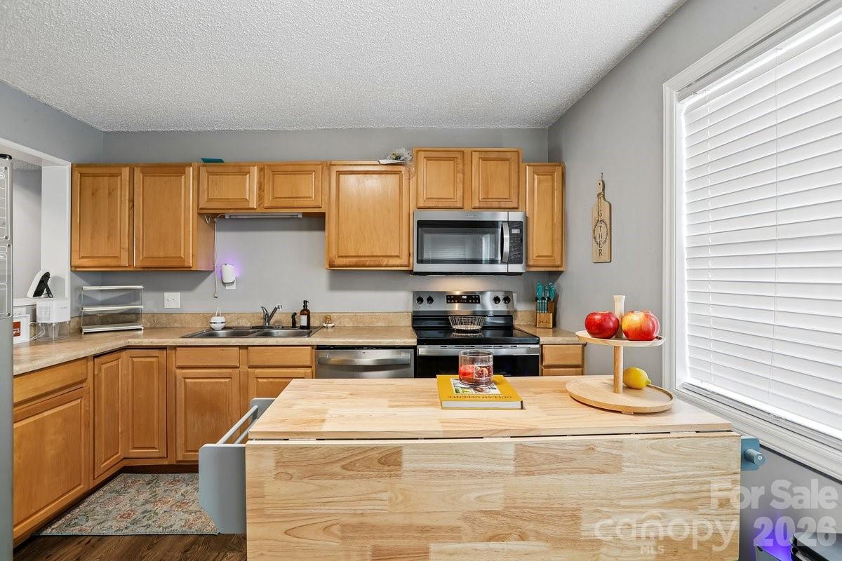 Condominium at 1300 Larchmont Place, Salisbury, photo 3 of 11