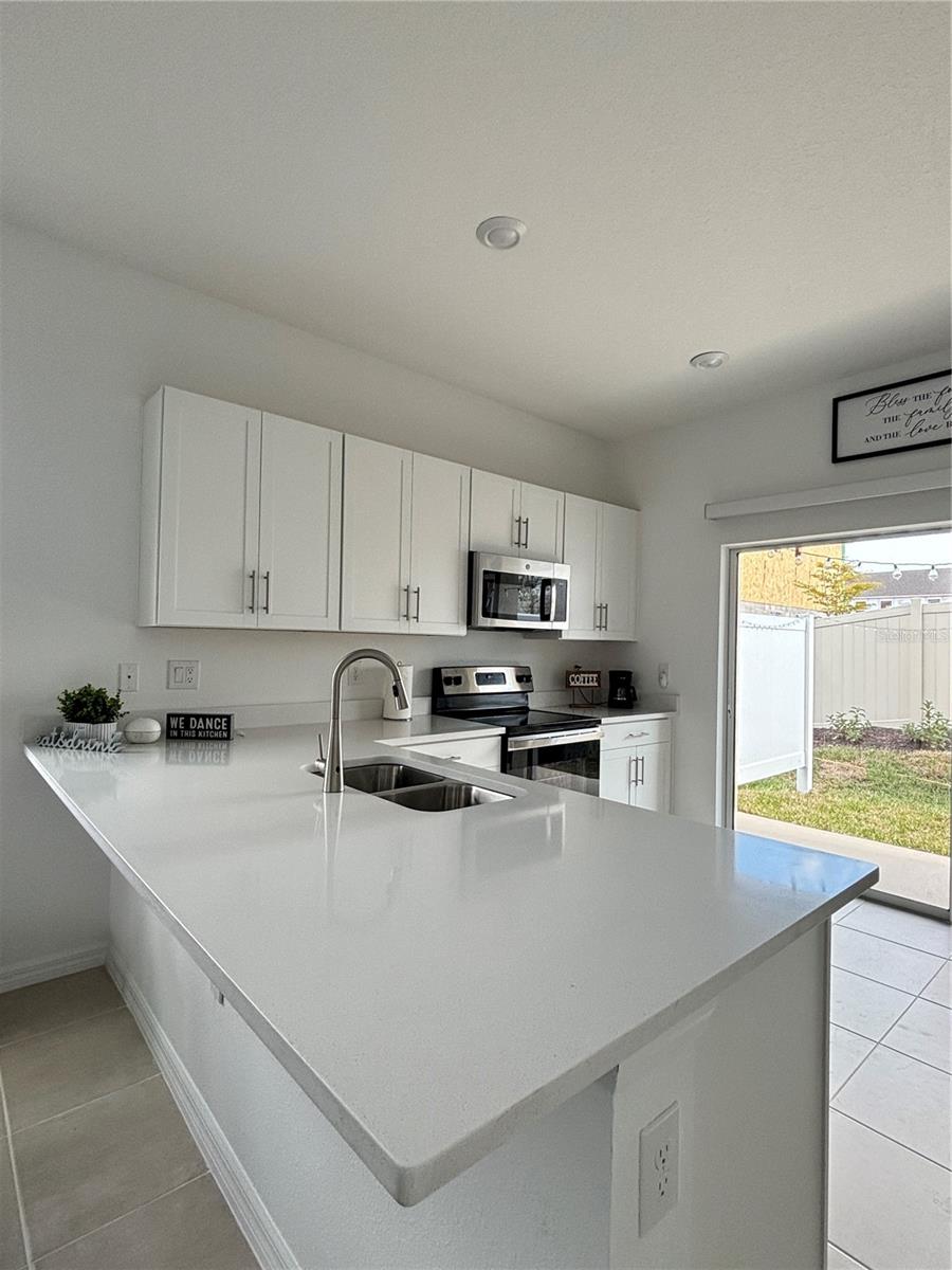 Townhouse at 8768 DAYBREAK ST, SARASOTA, photo 7 of 29