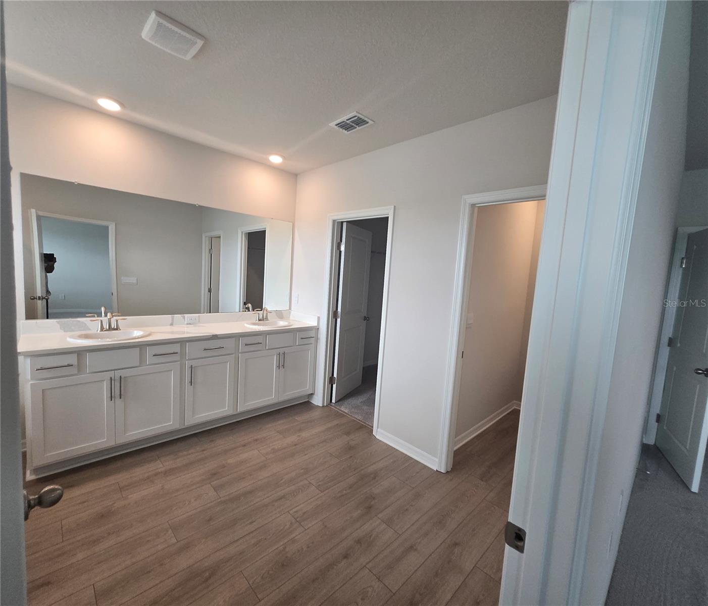 Single Family Residence at 9431 BELLA MAR TRL, PARRISH, photo 9 of 37