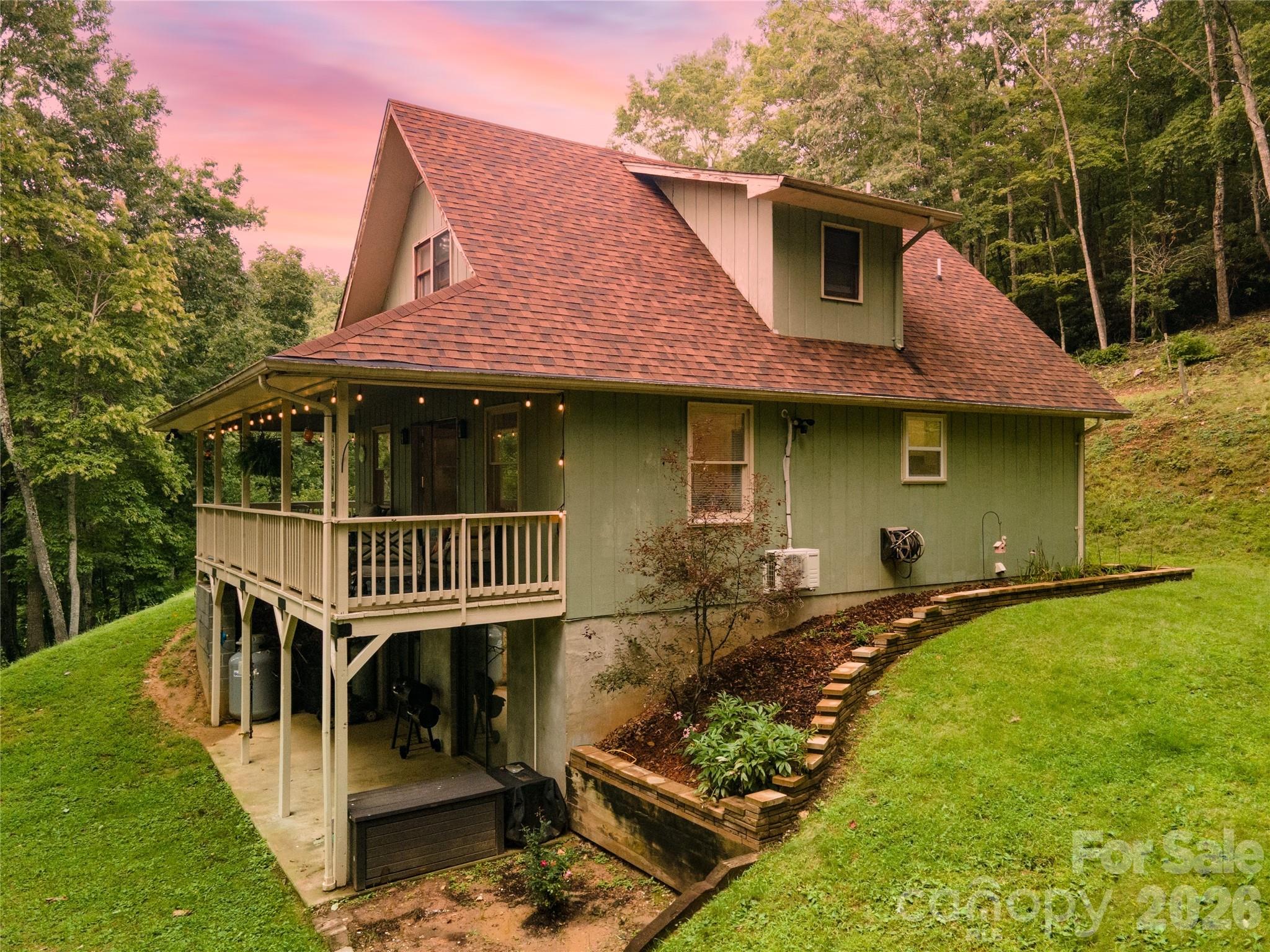 426 Meadowood Lane