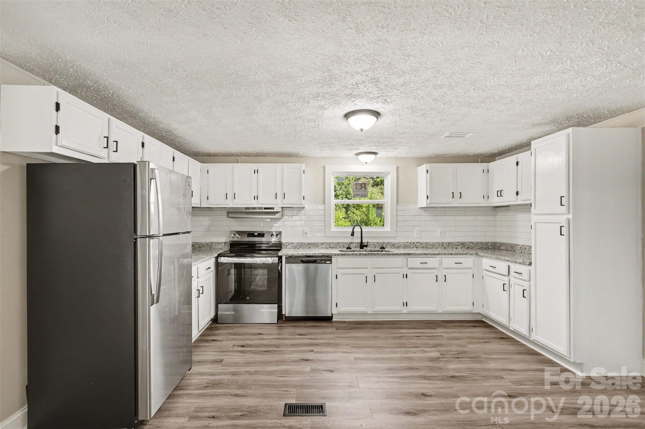 Single Family Residence at 5174 Grand Canyon Road NW, Concord, photo 10 of 34