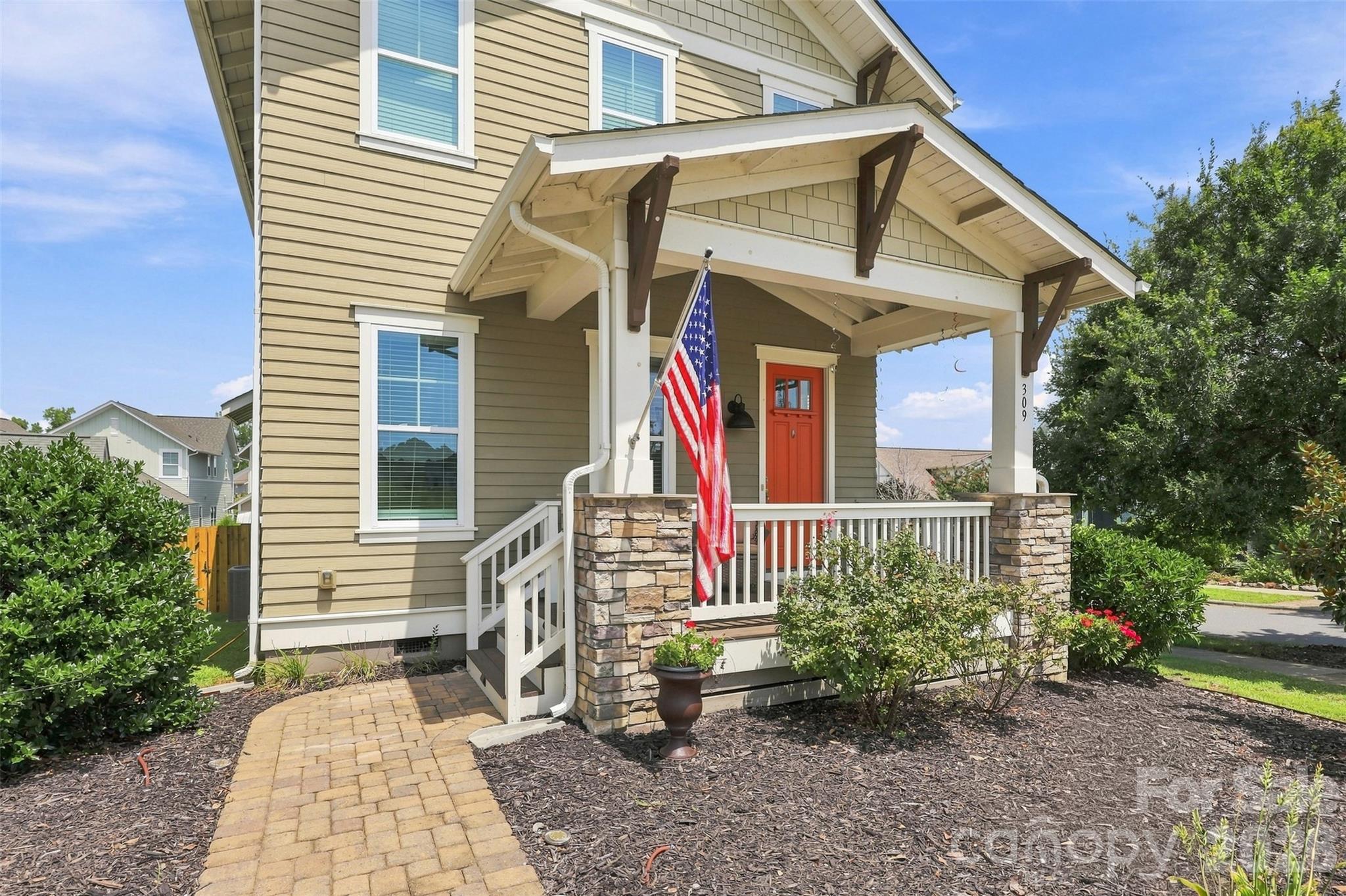 Single Family Residence at 309 Mariemont Way, Rock Hill, photo 3 of 48