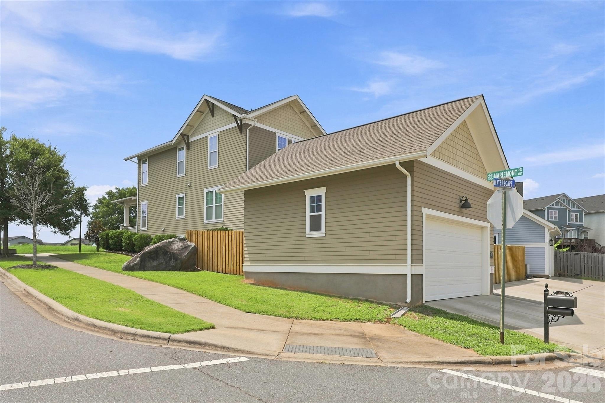 Single Family Residence at 309 Mariemont Way, Rock Hill, photo 31 of 48