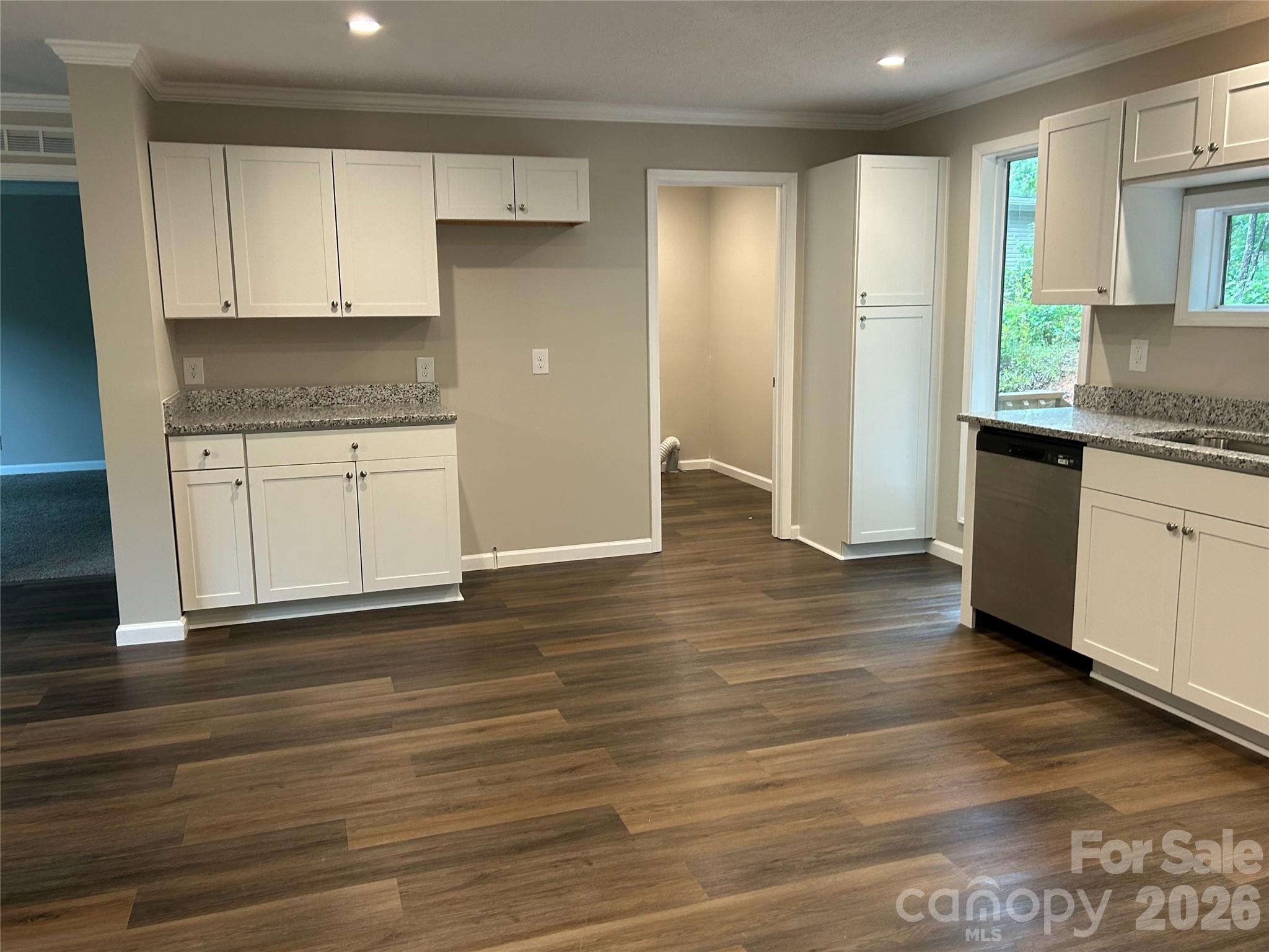 Single Family Residence at 3153 Bear Trail Drive, Lenoir, photo 5 of 18