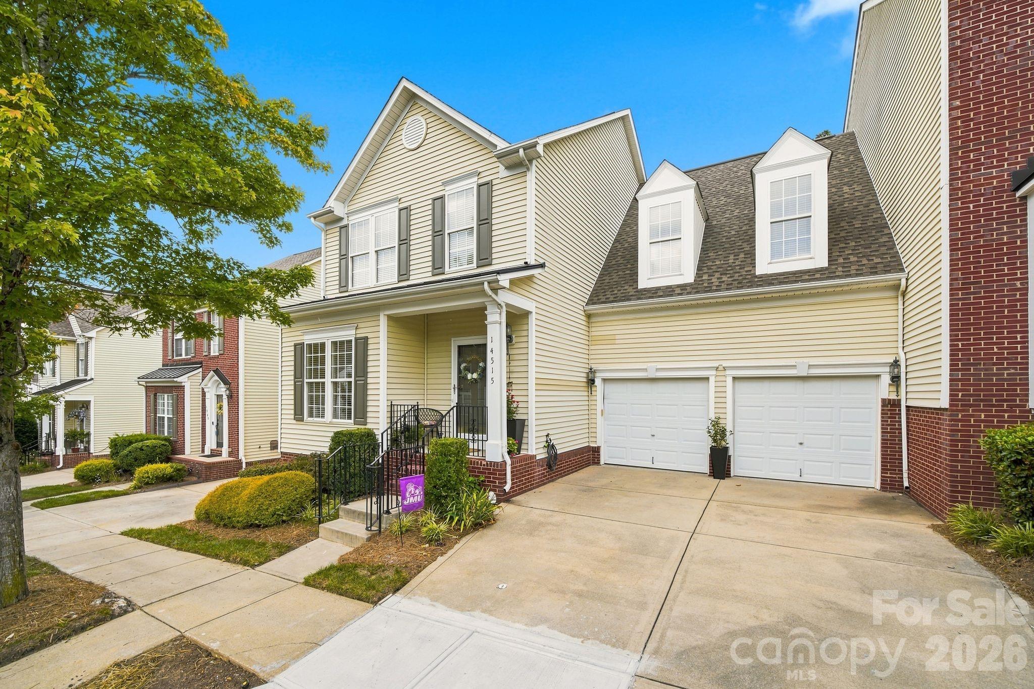 Townhouse at 14515 Greenpoint Lane, Huntersville, photo 2 of 40