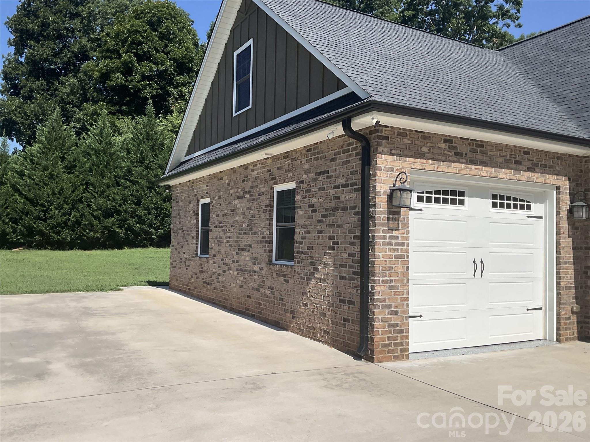 Single Family Residence at 135 Blossom Hill Road, Lincolnton, photo 3 of 33
