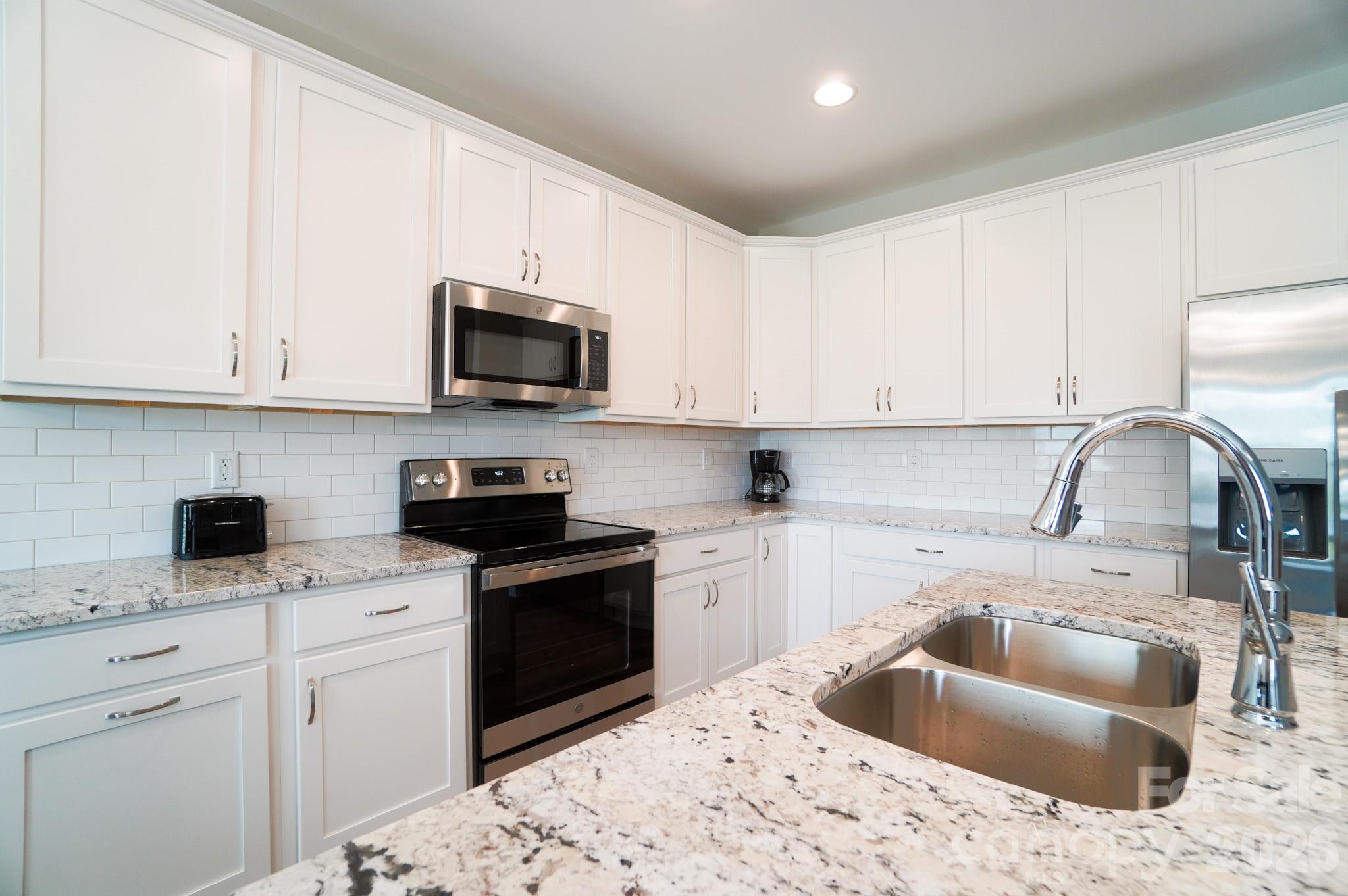 Townhouse at 112B Deer Brook Drive, Shelby, photo 9 of 29