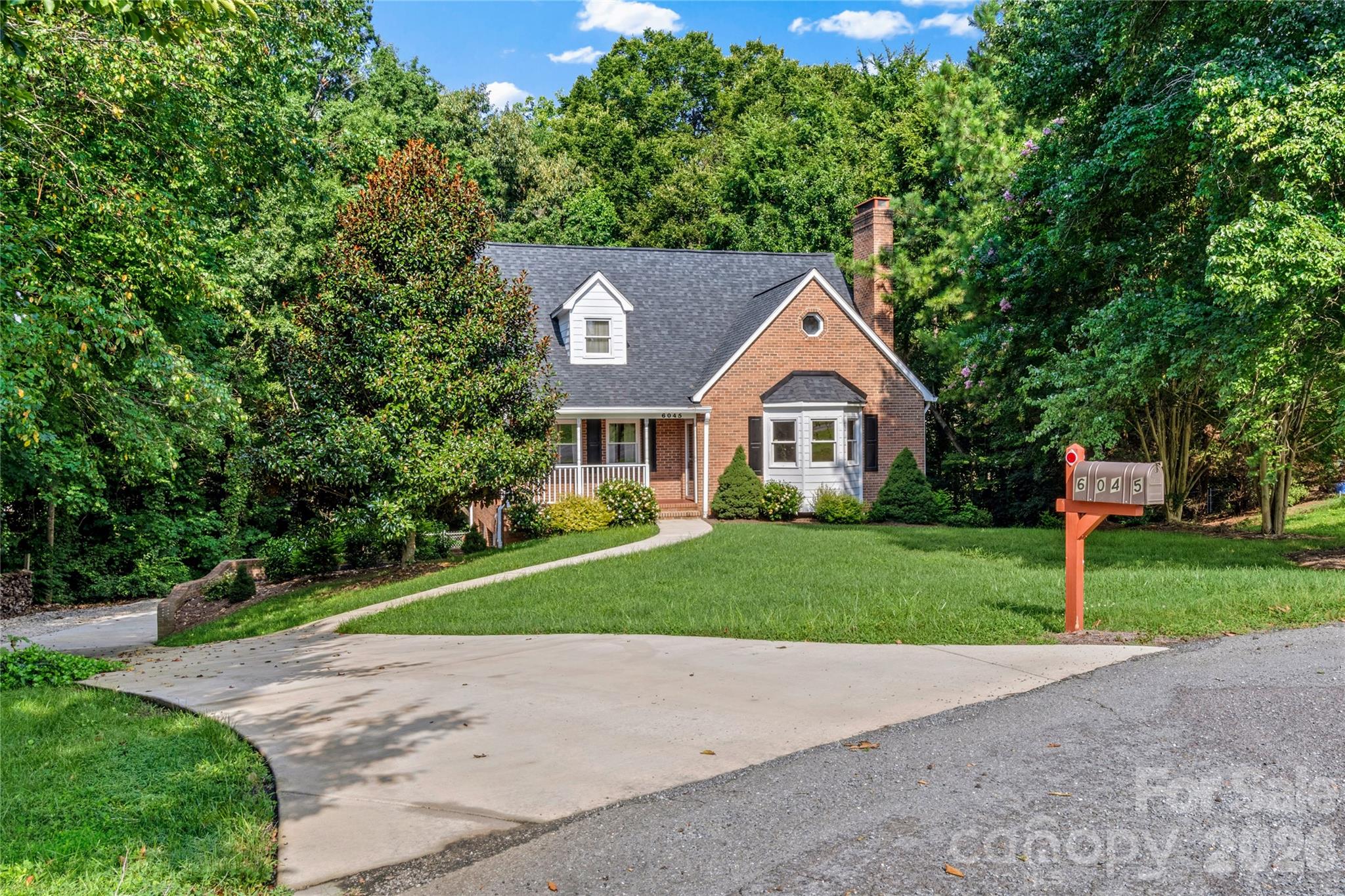 Single Family Residence at 6045 Stone Bluff Drive, Clemmons, photo 3 of 46